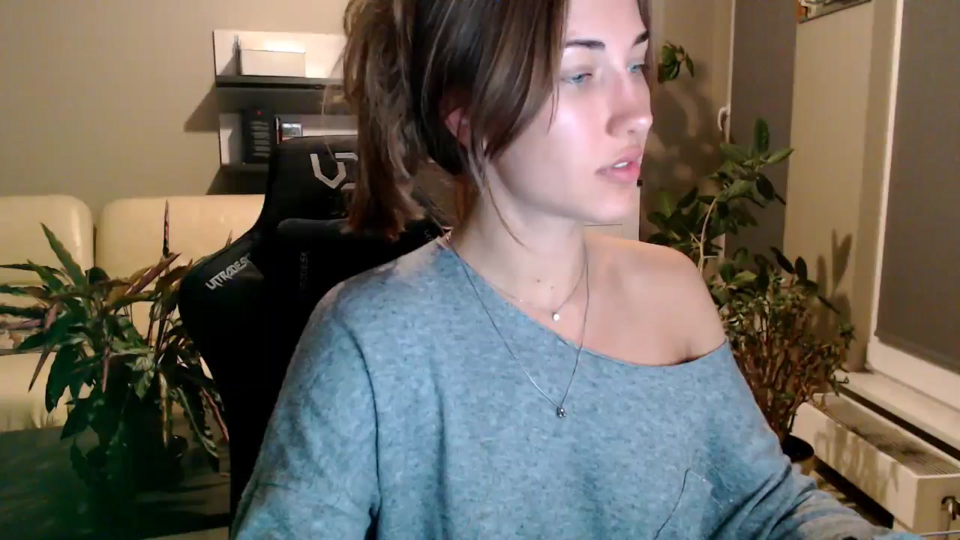 Gallery image thumbnail from GalaxyAnisia's myfreecams stream on, 08/24/2025, 22:49 image 4 of 20