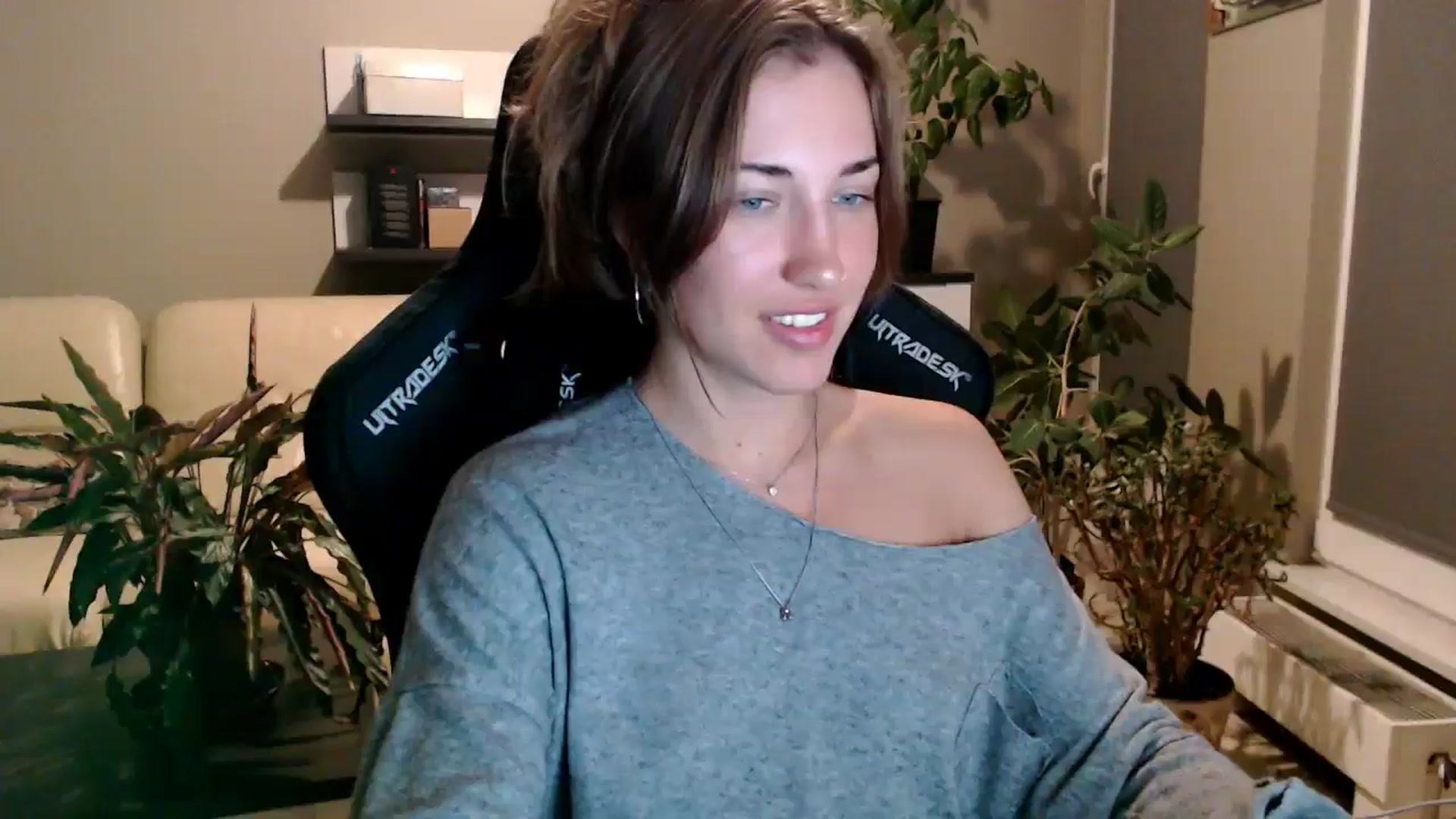 Gallery image thumbnail from GalaxyAnisia's myfreecams stream on, 08/24/2025, 22:49 image 9 of 20