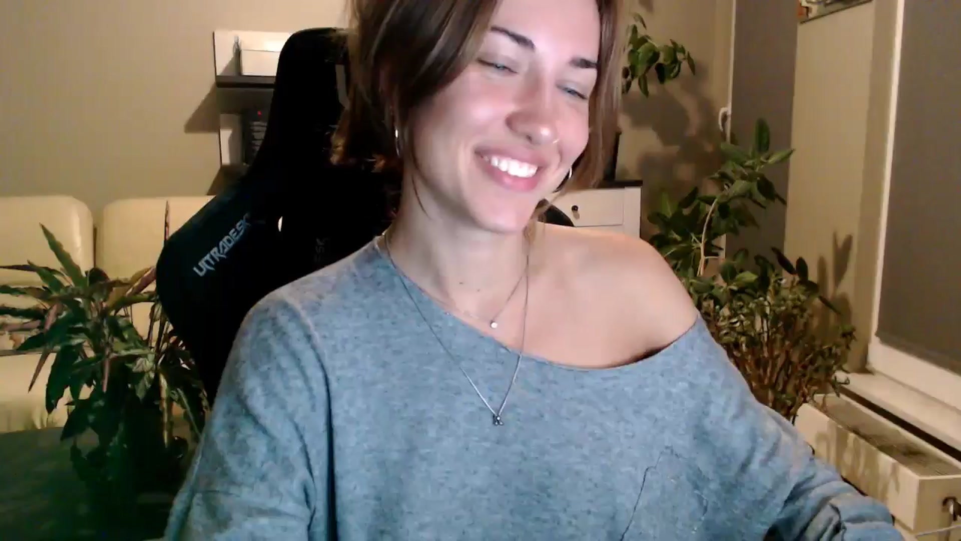 Gallery image thumbnail from GalaxyAnisia's myfreecams stream on, 08/24/2025, 22:49 image 11 of 20