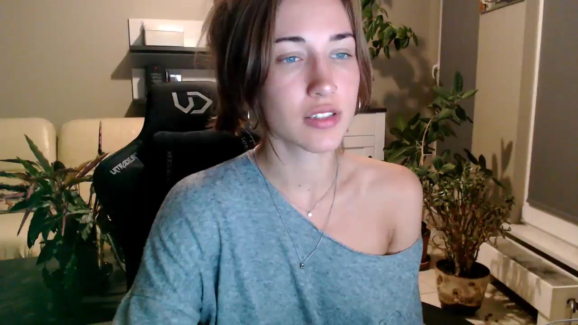 Gallery image thumbnail from GalaxyAnisia's myfreecams stream on, 08/24/2025, 22:49 image 6 of 20