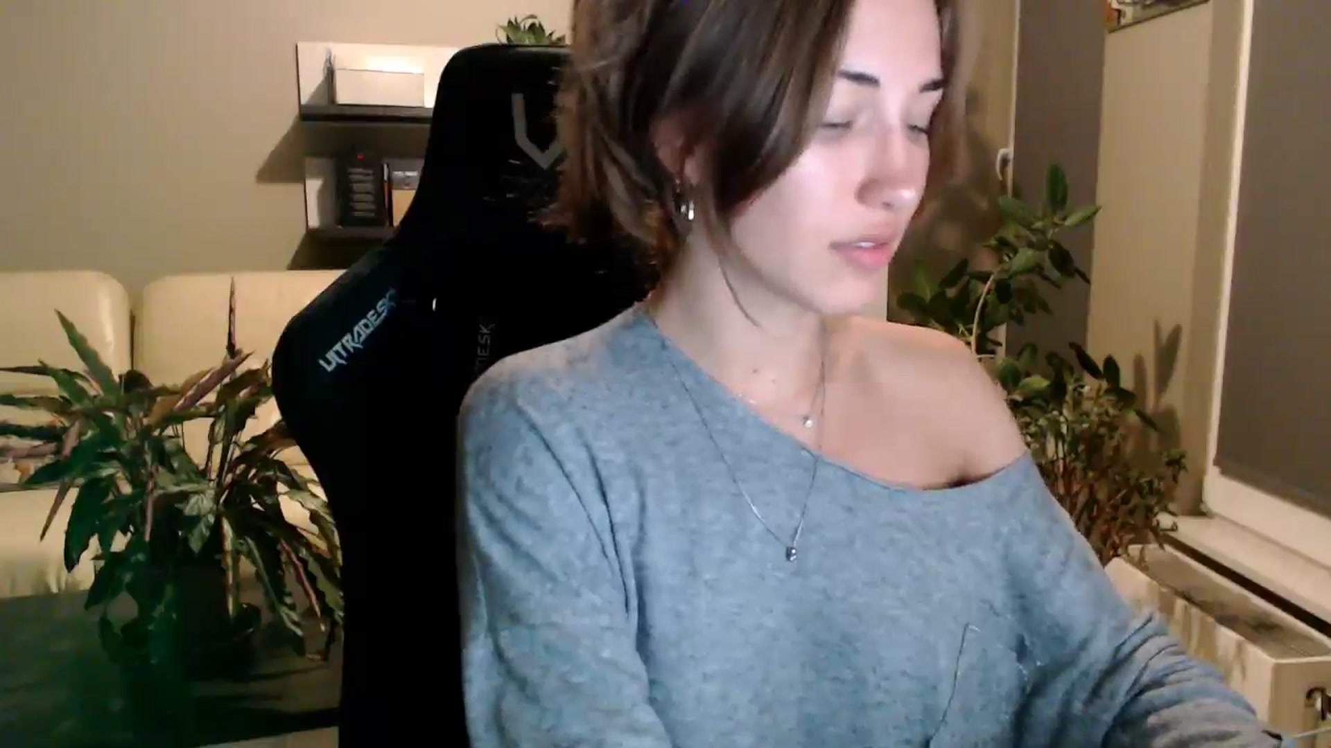 Gallery image thumbnail from GalaxyAnisia's myfreecams stream on, 08/24/2025, 22:49 image 15 of 20
