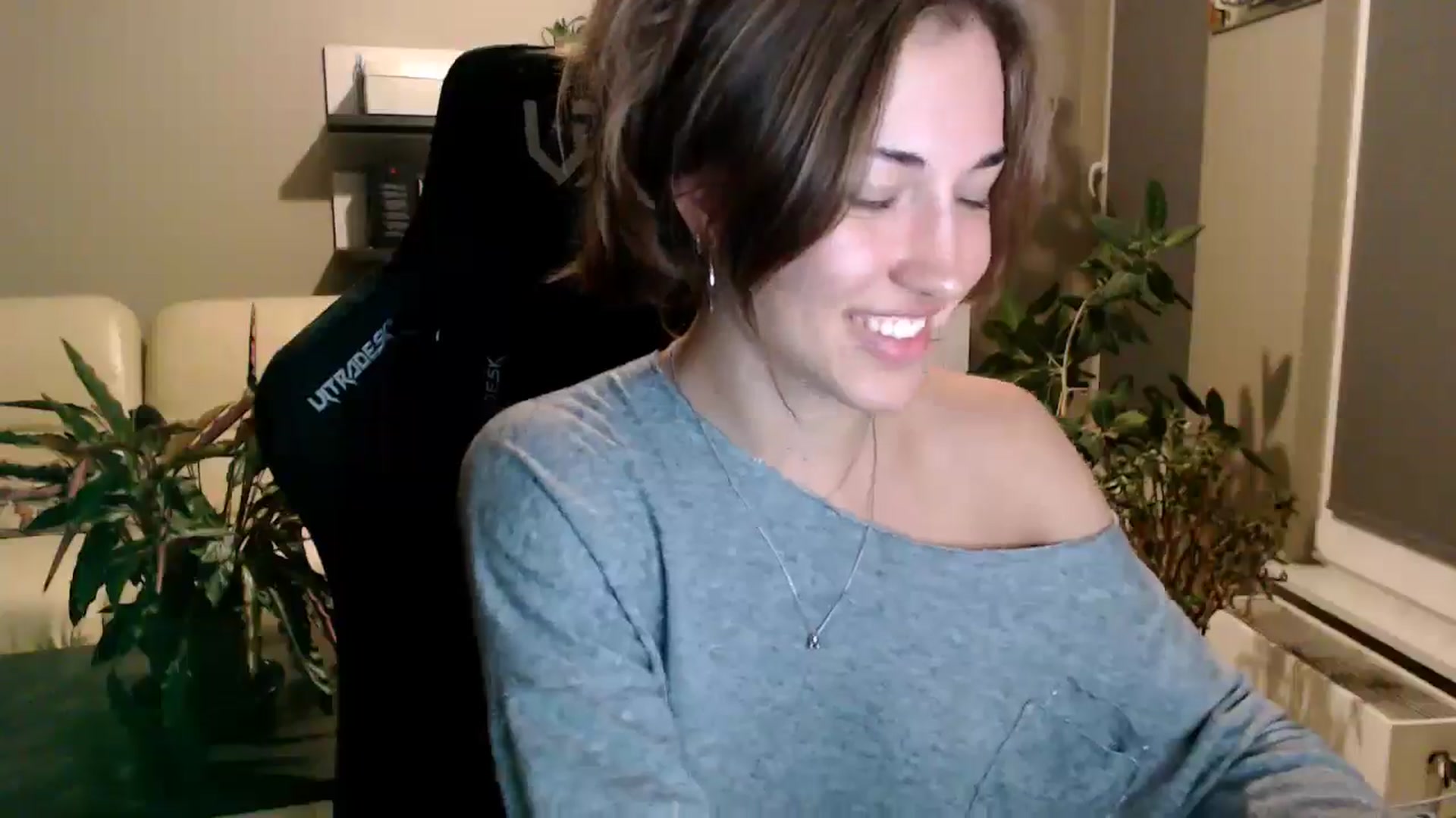 Gallery image thumbnail from GalaxyAnisia's myfreecams stream on, 08/24/2025, 22:49 image 10 of 20