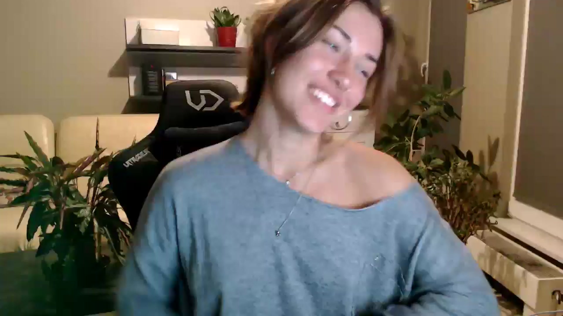 Gallery image thumbnail from GalaxyAnisia's myfreecams stream on, 08/24/2025, 22:49 image 5 of 20