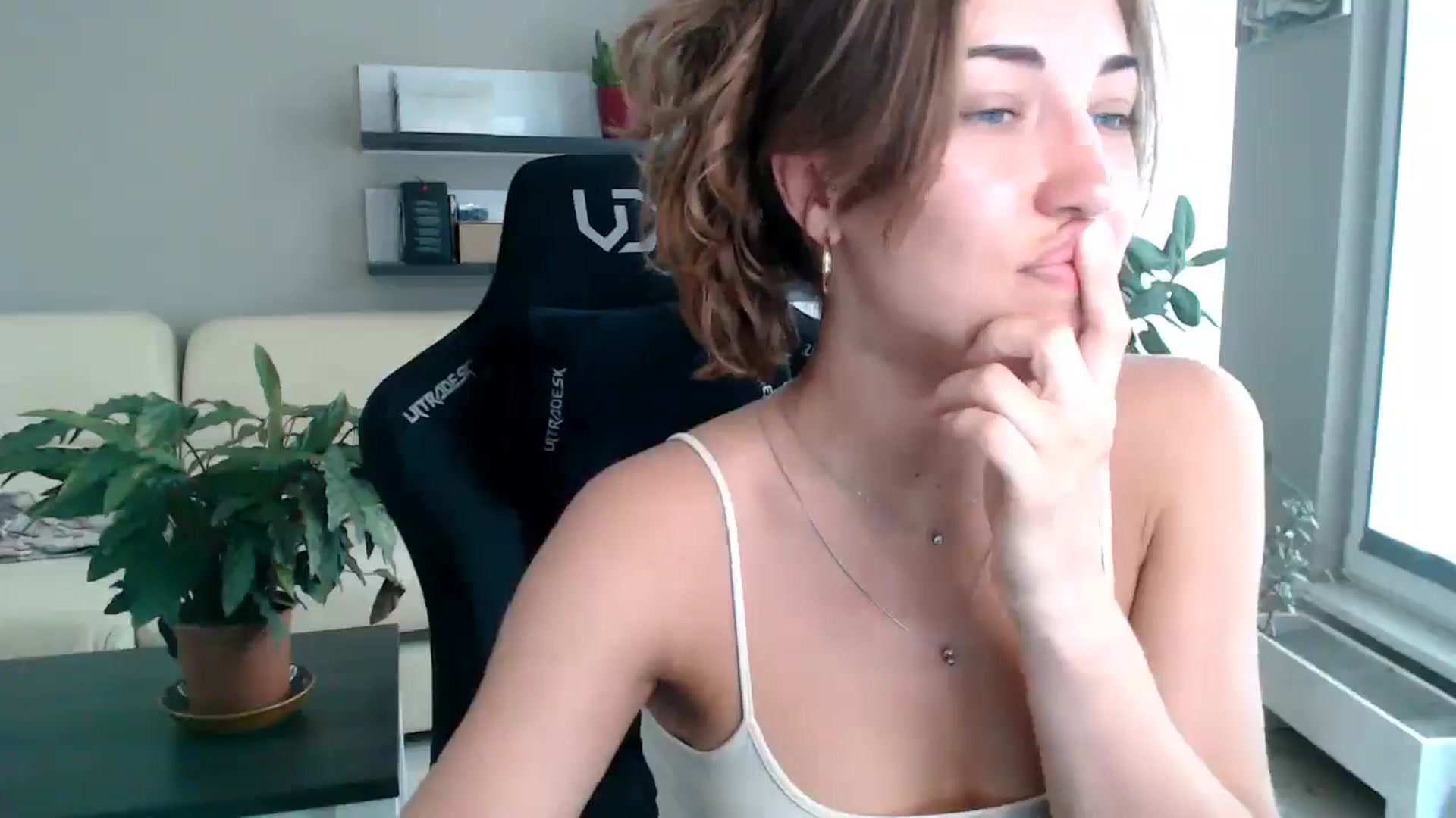 Gallery image thumbnail from GalaxyAnisia's myfreecams stream on, 08/29/2025, 10:36 image 14 of 20