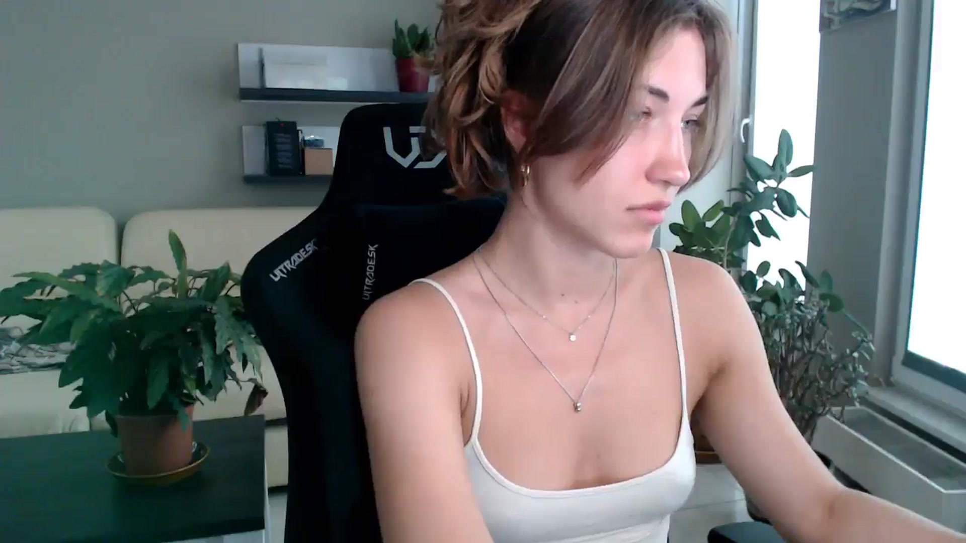 Gallery image thumbnail from GalaxyAnisia's myfreecams stream on, 08/29/2025, 11:07 image 3 of 20