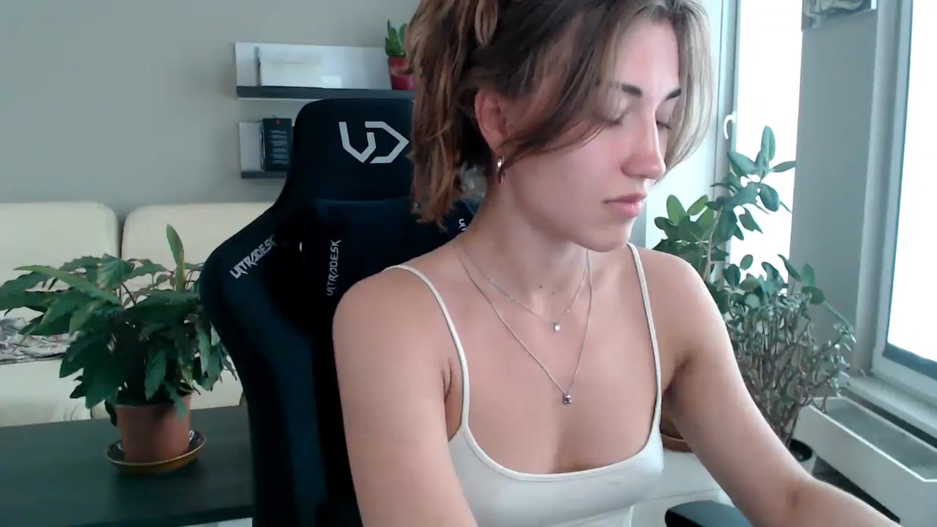 Gallery image thumbnail from GalaxyAnisia's myfreecams stream on, 08/29/2025, 11:07 image 10 of 20