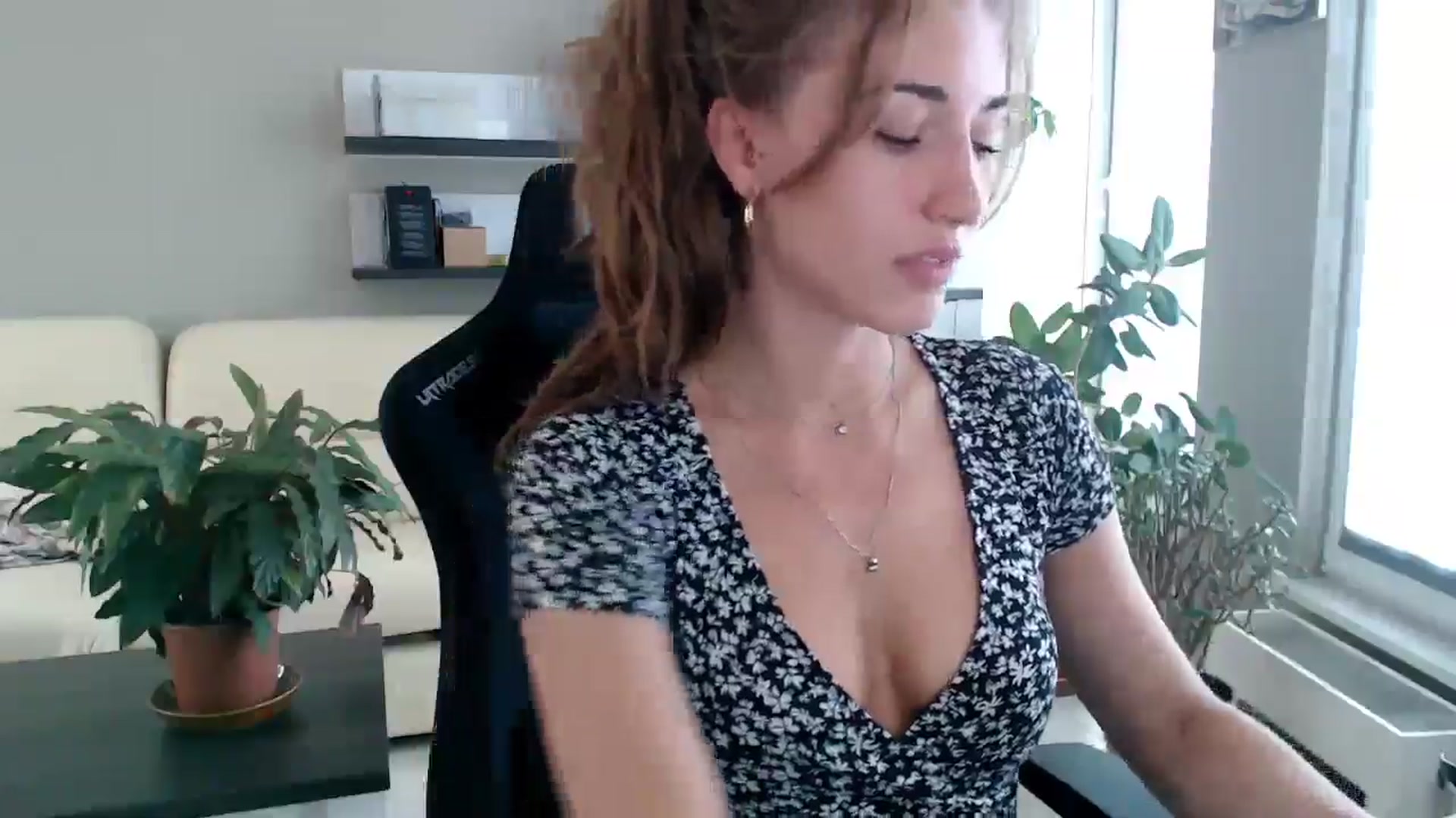 Gallery image thumbnail from GalaxyAnisia's myfreecams stream on, 08/29/2025, 14:19 image 9 of 20