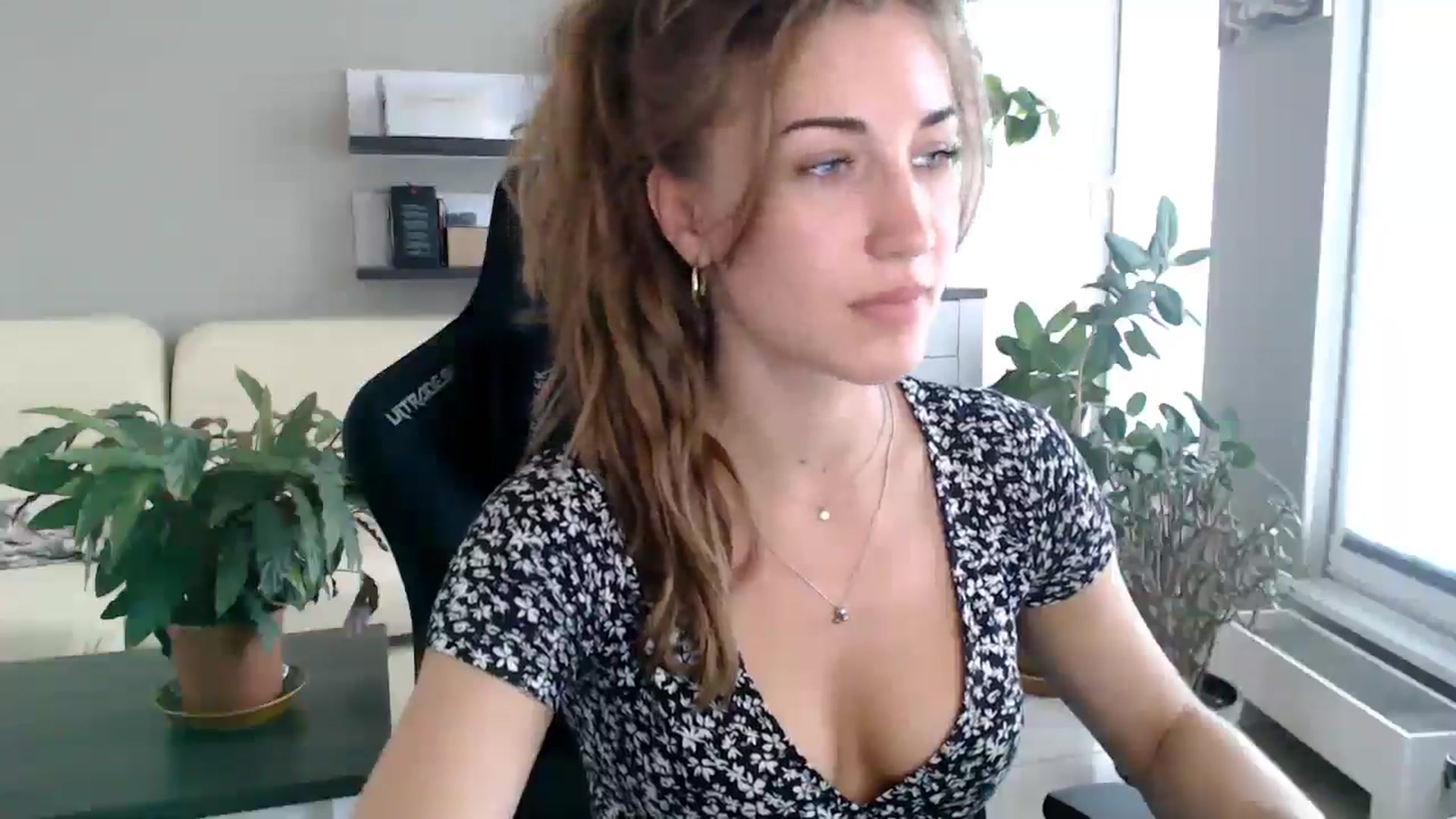 Gallery image thumbnail from GalaxyAnisia's myfreecams stream on, 08/29/2025, 14:19 image 6 of 20