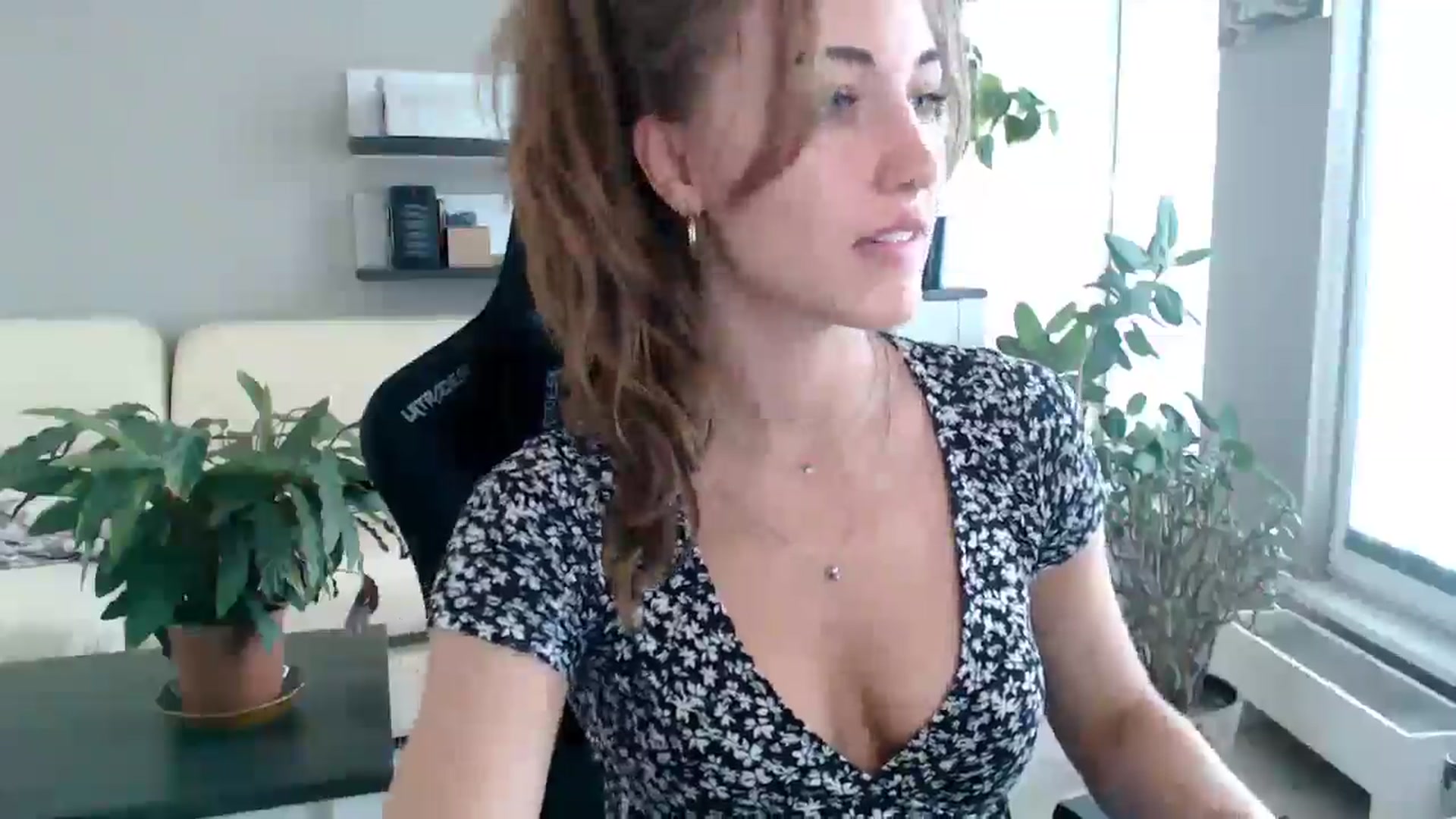 Gallery image thumbnail from GalaxyAnisia's myfreecams stream on, 08/29/2025, 14:19 image 3 of 20
