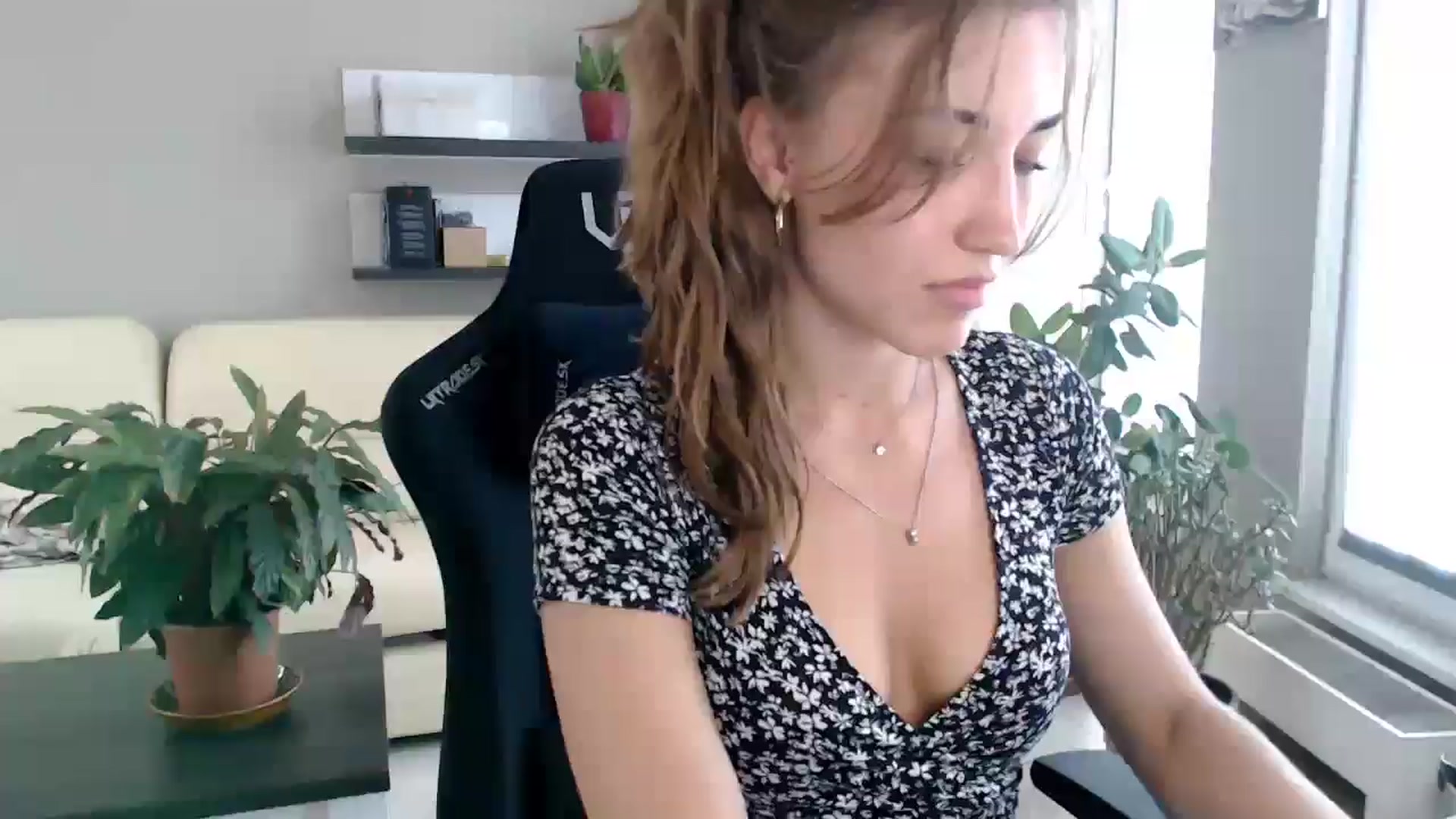 Gallery image thumbnail from GalaxyAnisia's myfreecams stream on, 08/29/2025, 14:19 image 8 of 20