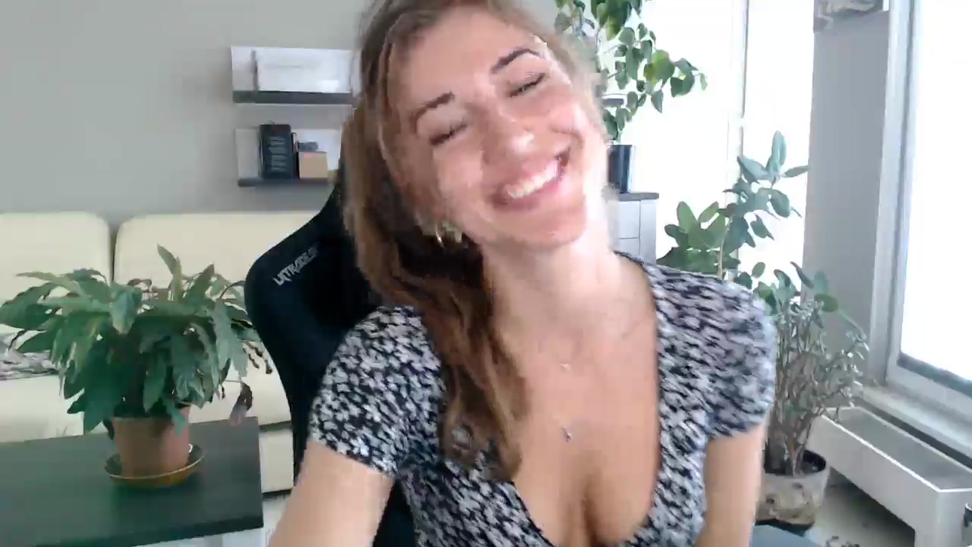 Gallery image thumbnail from GalaxyAnisia's myfreecams stream on, 08/29/2025, 14:19 image 7 of 20