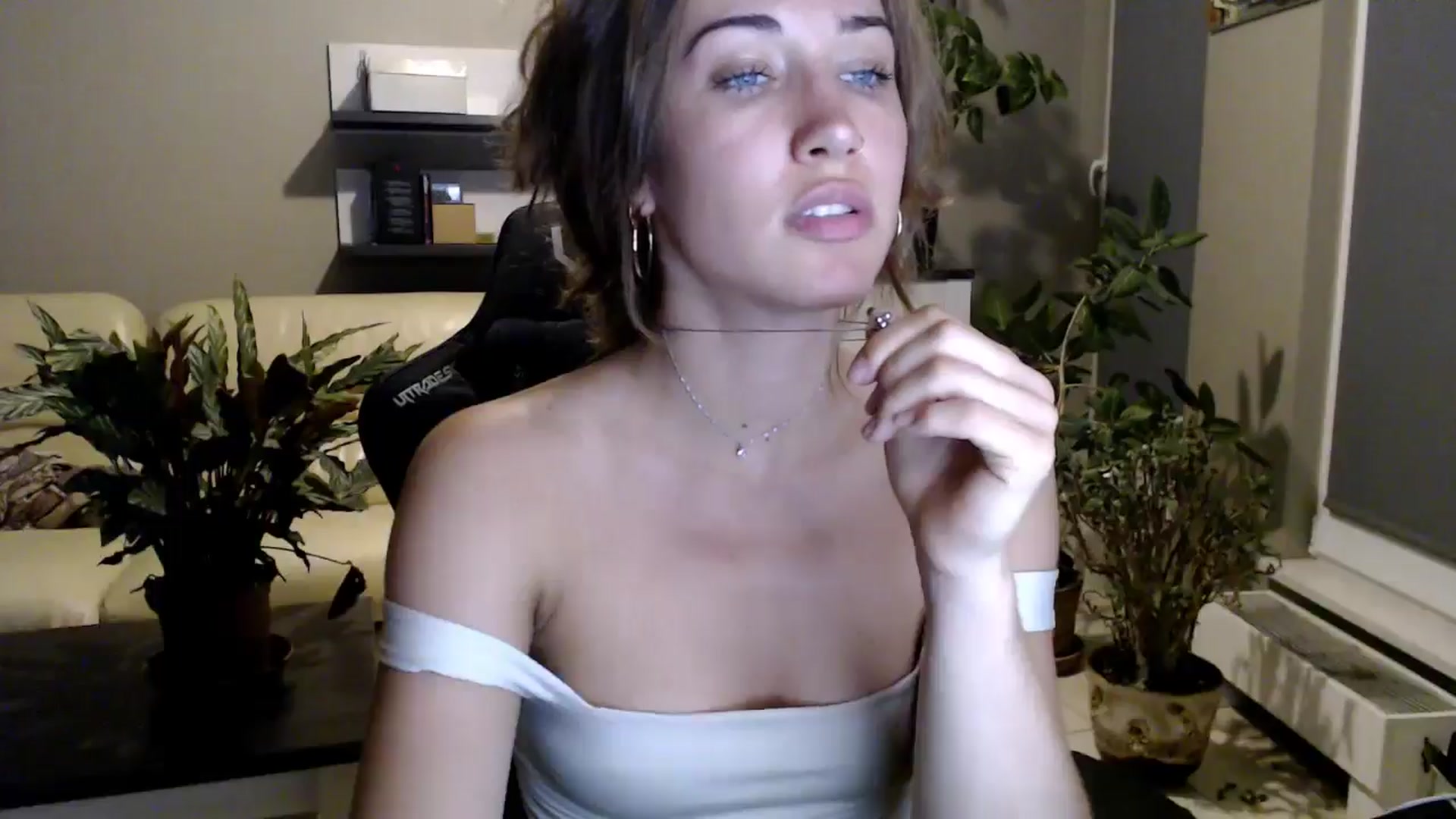 Gallery image thumbnail from GalaxyAnisia's myfreecams stream on, 09/01/2025, 18:12 image 16 of 20