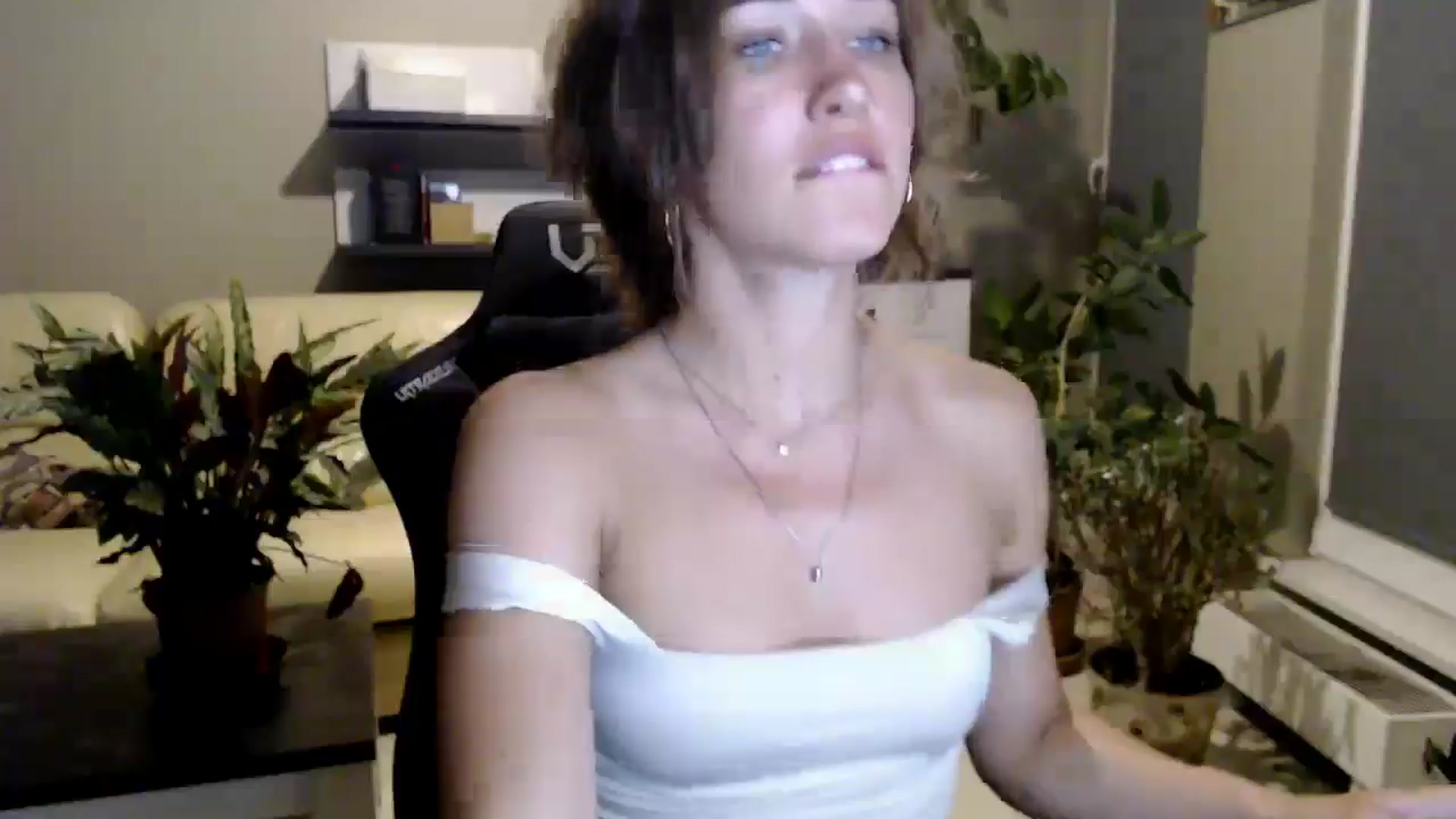 Gallery image thumbnail from GalaxyAnisia's myfreecams stream on, 09/01/2025, 18:12 image 20 of 20