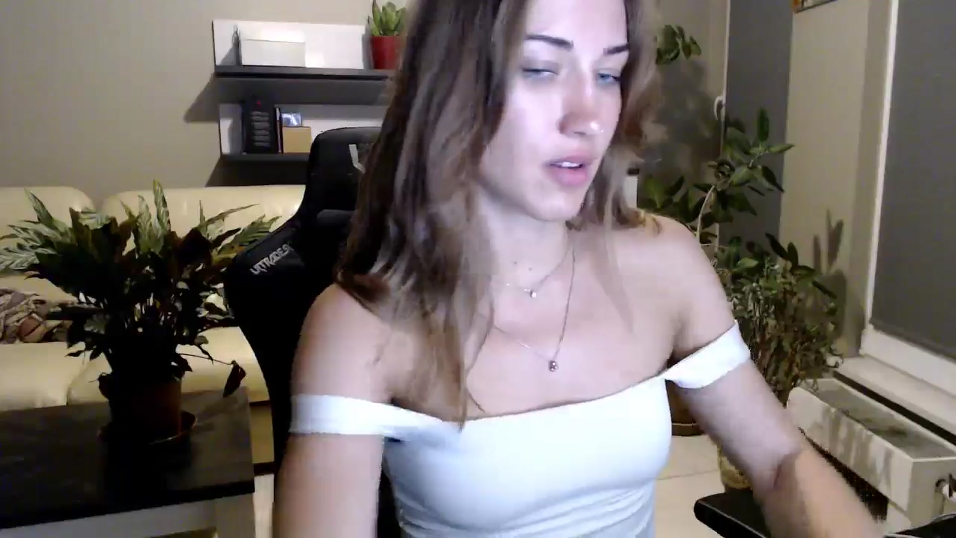 Gallery image thumbnail from GalaxyAnisia's myfreecams stream on, 09/01/2025, 19:32 image 7 of 20