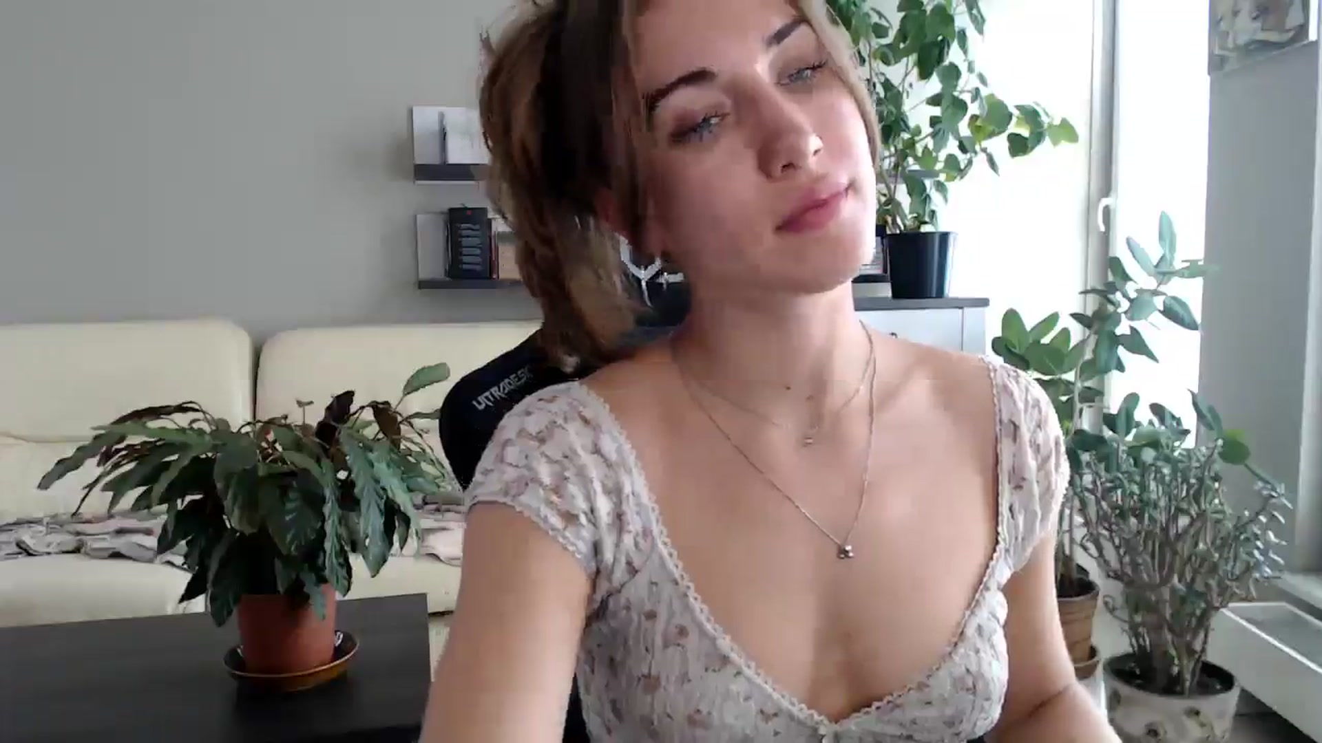 Gallery image thumbnail from GalaxyAnisia's myfreecams stream on, 09/09/2025, 11:37 image 12 of 20