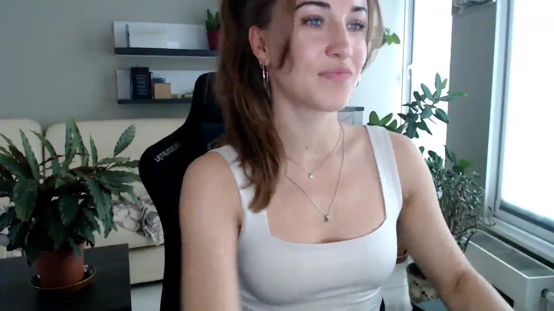 Gallery image thumbnail from GalaxyAnisia's myfreecams stream on, 09/13/2025, 15:12 image 4 of 20
