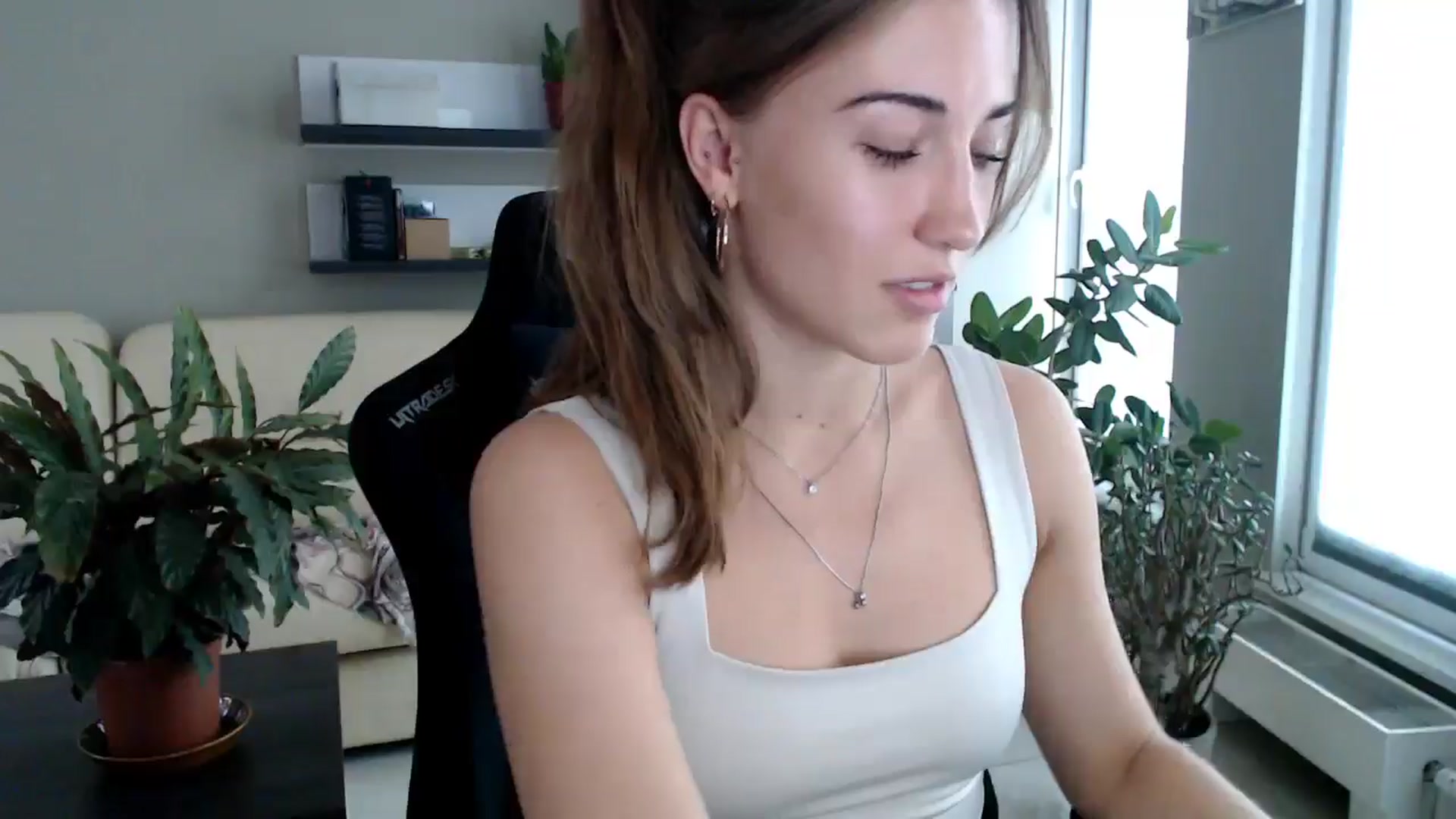 Gallery image thumbnail from GalaxyAnisia's myfreecams stream on, 09/13/2025, 15:12 image 6 of 20