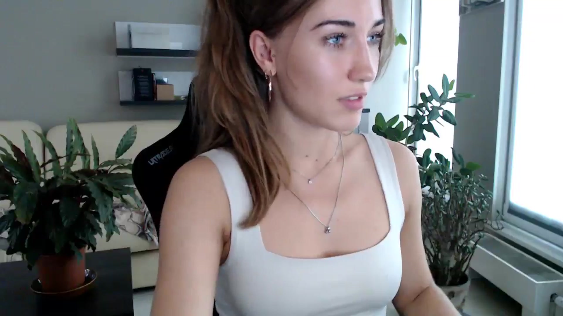 Gallery image thumbnail from GalaxyAnisia's myfreecams stream on, 09/13/2025, 15:12 image 17 of 20