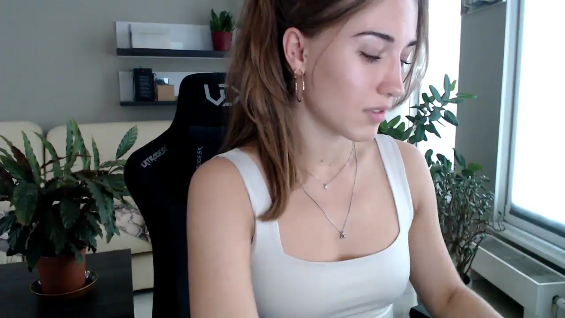 Gallery image thumbnail from GalaxyAnisia's myfreecams stream on, 09/13/2025, 15:12 image 15 of 20