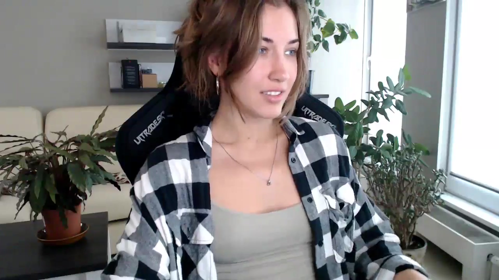 Gallery image thumbnail from GalaxyAnisia's myfreecams stream on, 09/22/2025, 13:27 image 5 of 20