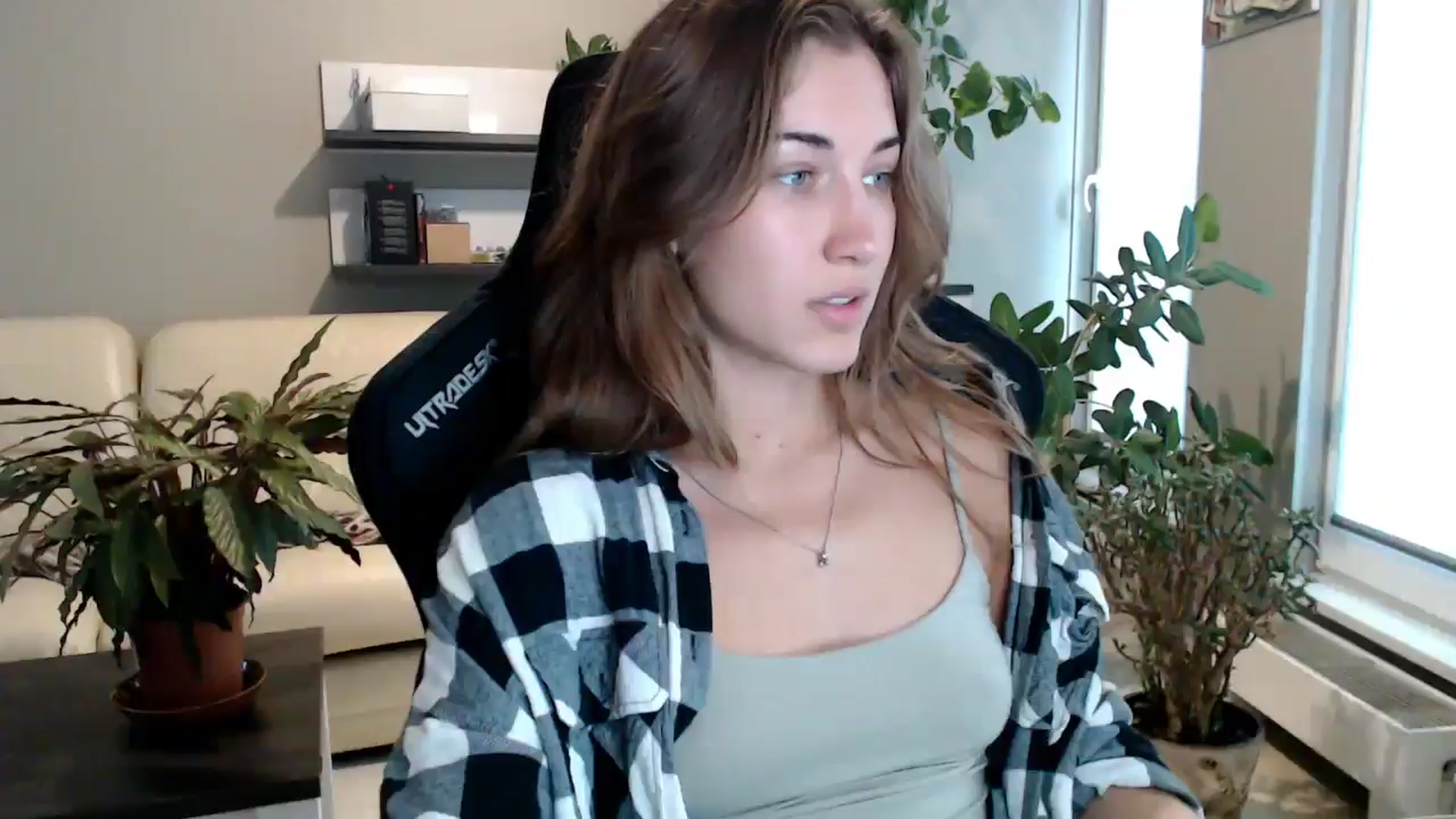 Gallery image thumbnail from GalaxyAnisia's myfreecams stream on, 09/22/2025, 14:35 image 1 of 20