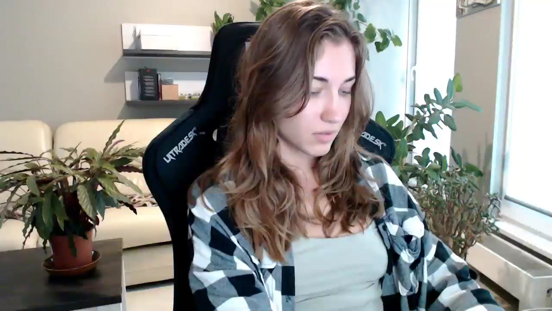 Gallery image thumbnail from GalaxyAnisia's myfreecams stream on, 09/22/2025, 14:35 image 14 of 20