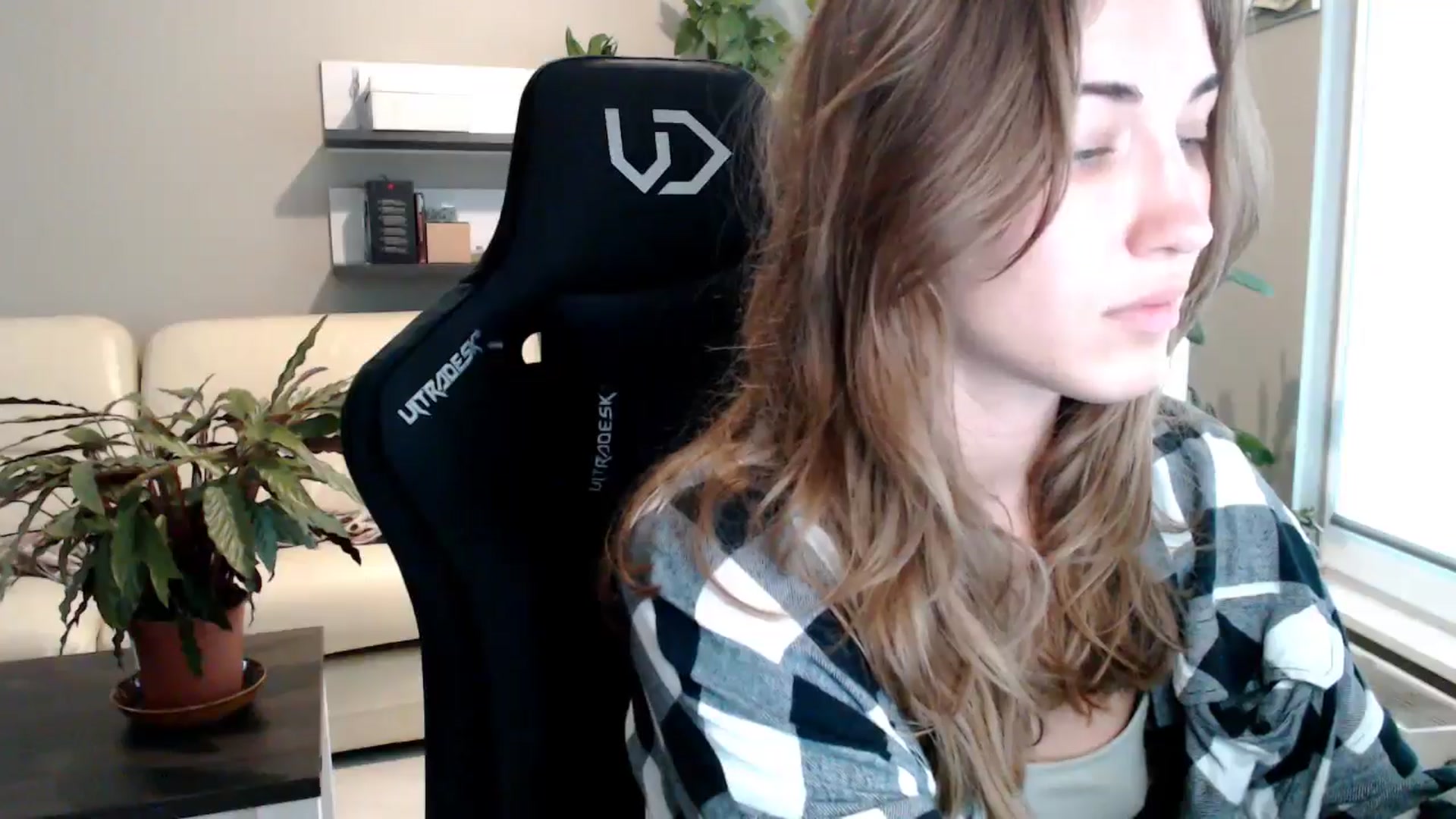 Gallery image thumbnail from GalaxyAnisia's myfreecams stream on, 09/22/2025, 14:35 image 17 of 20