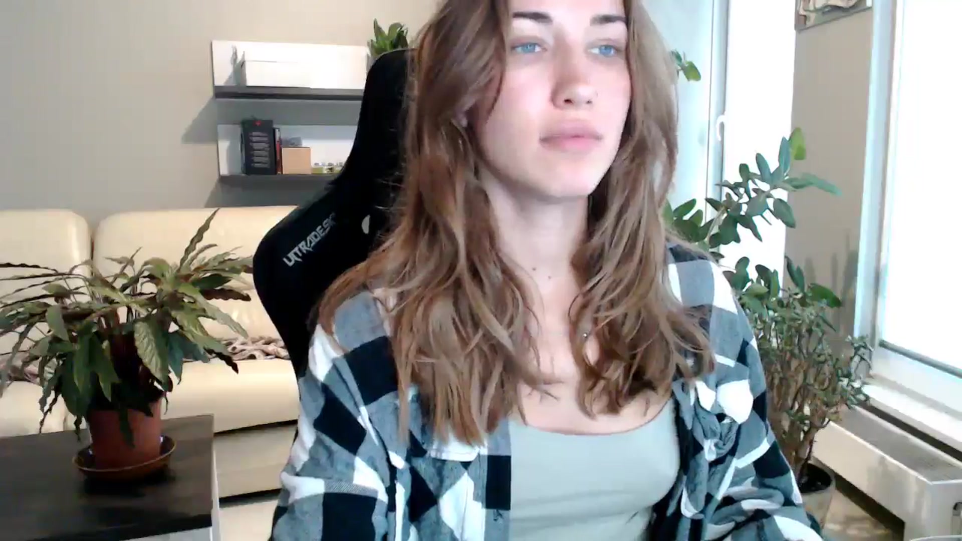 Gallery image thumbnail from GalaxyAnisia's myfreecams stream on, 09/22/2025, 14:35 image 10 of 20