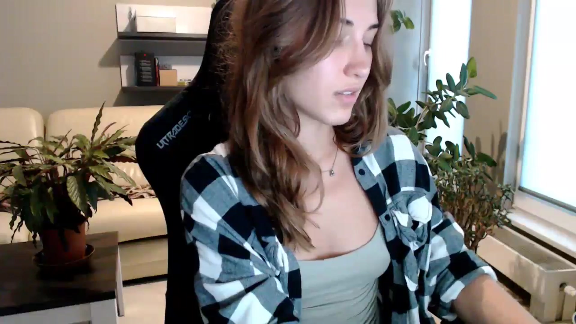Gallery image thumbnail from GalaxyAnisia's myfreecams stream on, 09/22/2025, 15:23 image 5 of 20