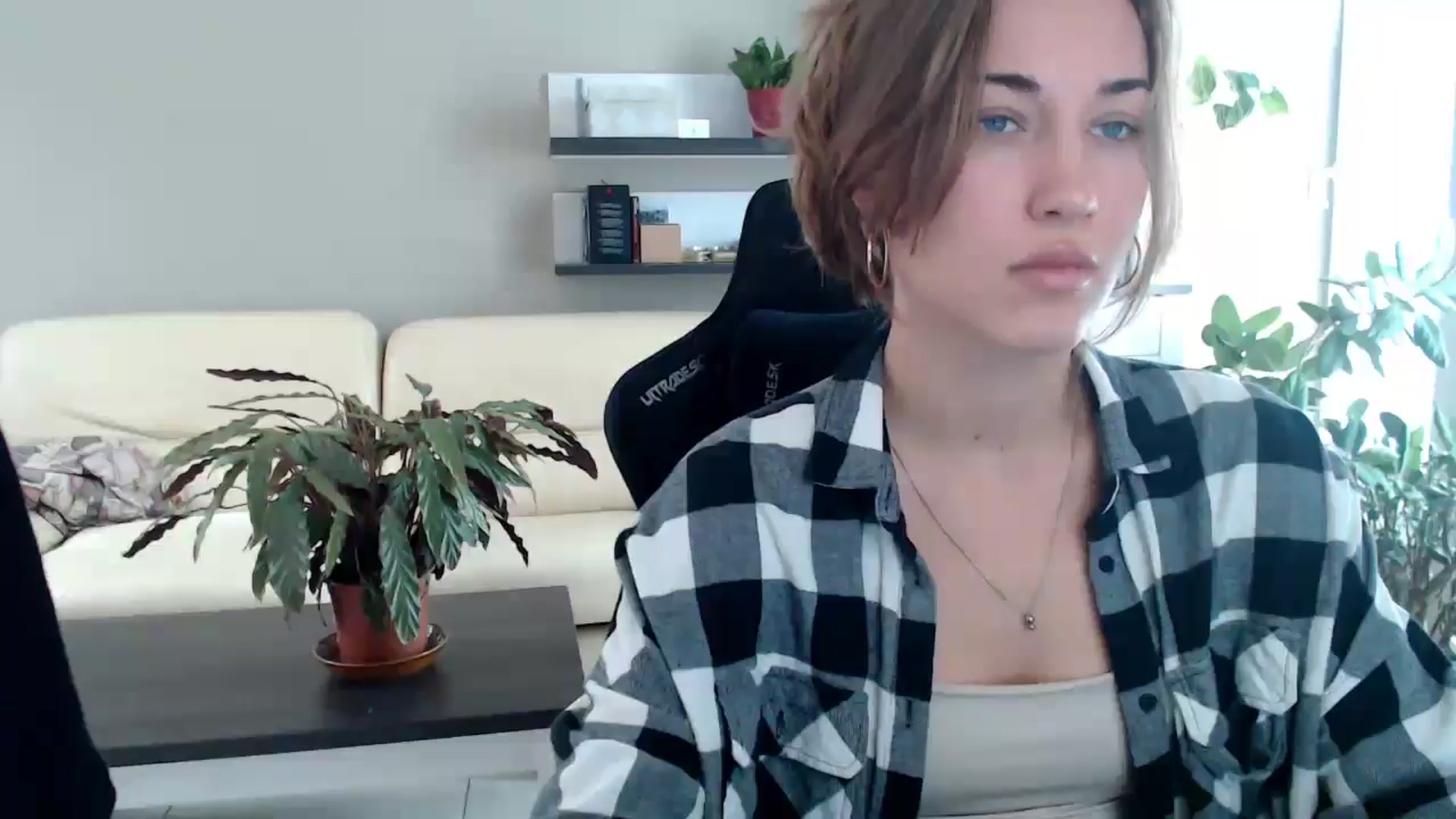 Gallery image thumbnail from GalaxyAnisia's myfreecams stream on, 09/28/2025, 12:40 image 1 of 20