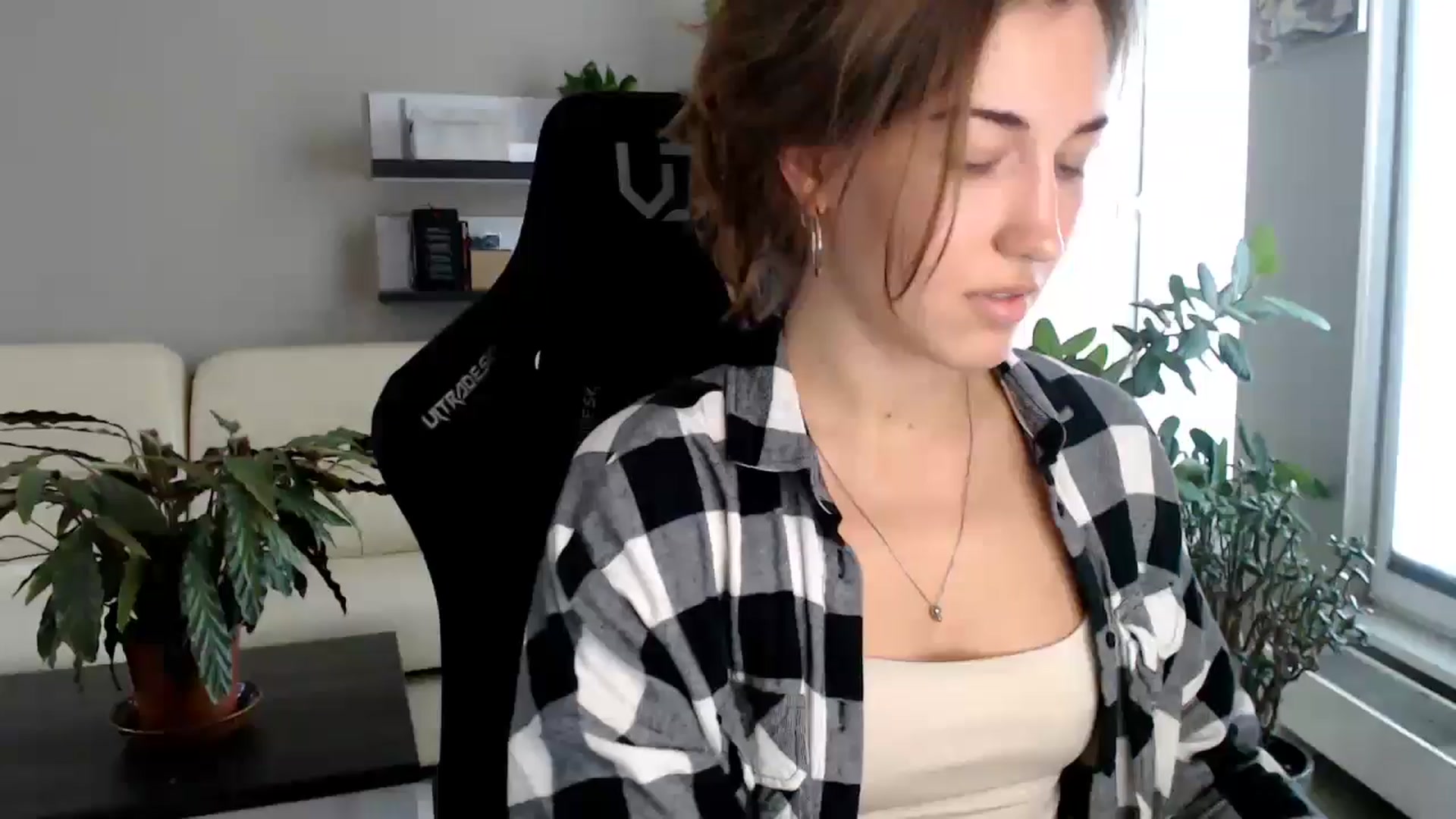 Gallery image thumbnail from GalaxyAnisia's myfreecams stream on, 09/28/2025, 14:30 image 1 of 20