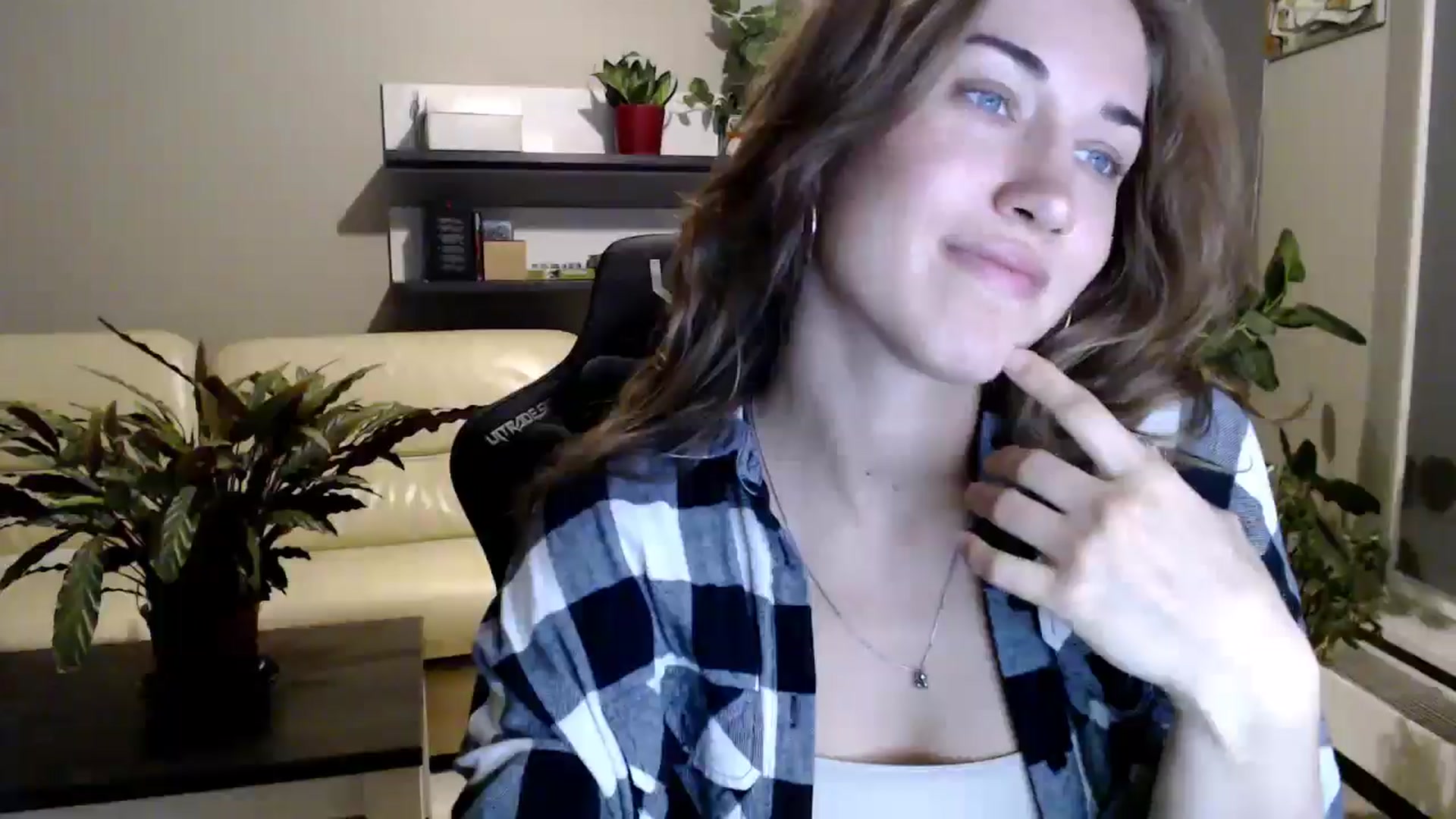 Gallery image thumbnail from GalaxyAnisia's myfreecams stream on, 09/28/2025, 19:29 image 6 of 20