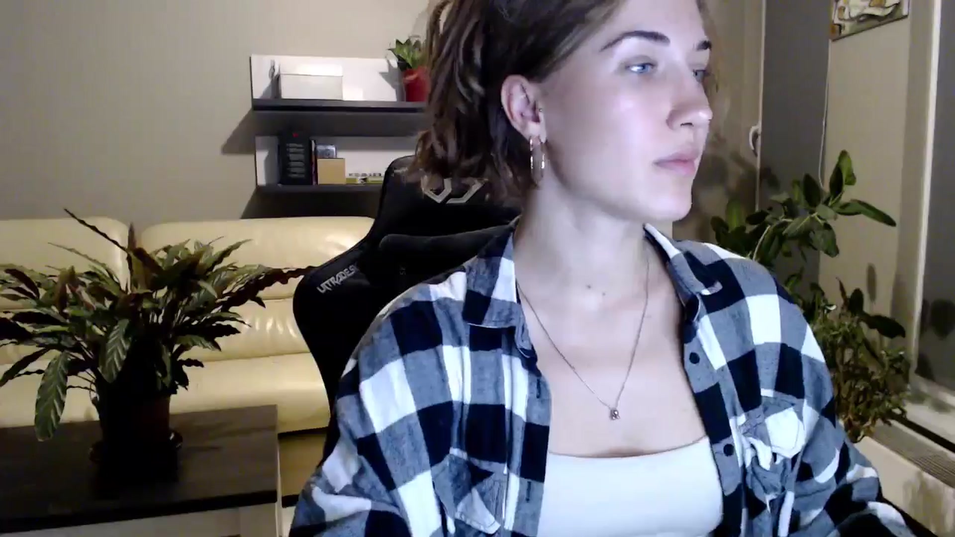 Gallery image thumbnail from GalaxyAnisia's myfreecams stream on, 09/28/2025, 19:29 image 16 of 20
