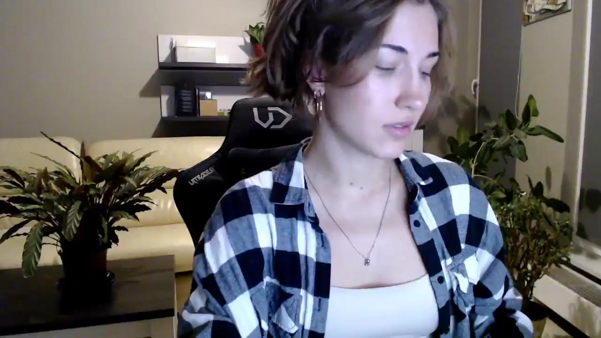 Gallery image thumbnail from GalaxyAnisia's myfreecams stream on, 09/28/2025, 19:29 image 15 of 20