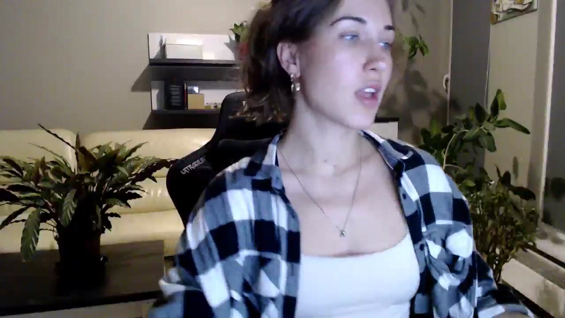 Gallery image thumbnail from GalaxyAnisia's myfreecams stream on, 09/28/2025, 19:29 image 9 of 20