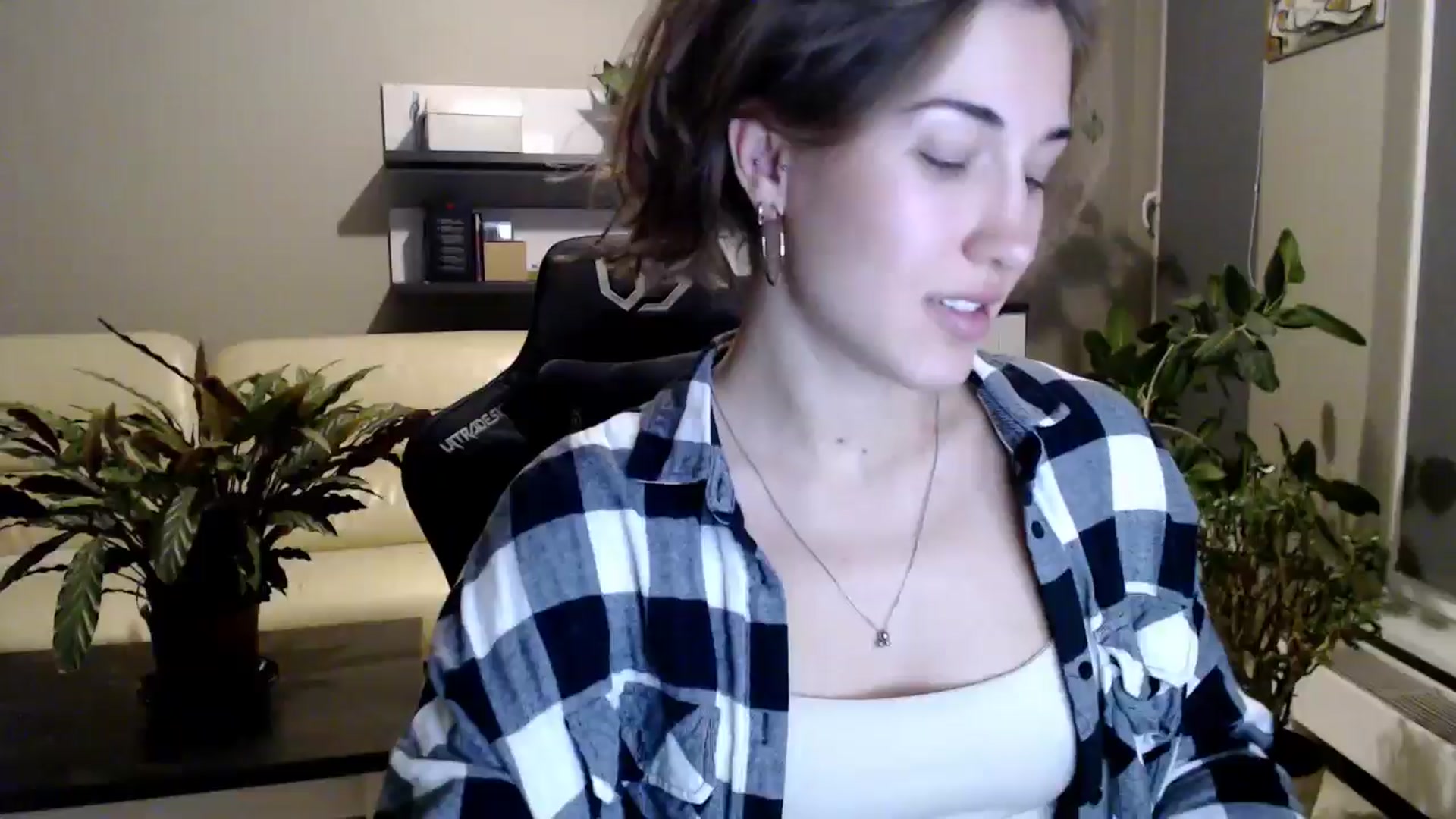 Gallery image thumbnail from GalaxyAnisia's myfreecams stream on, 09/28/2025, 19:29 image 10 of 20