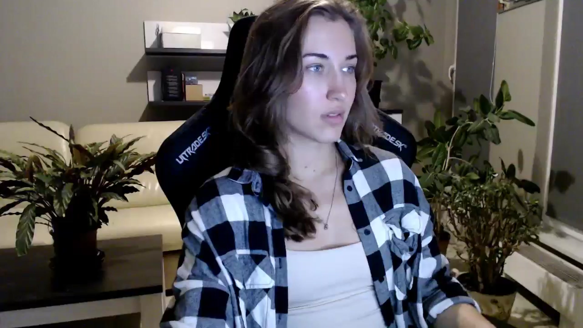 Gallery image thumbnail from GalaxyAnisia's myfreecams stream on, 09/28/2025, 20:34 image 7 of 20