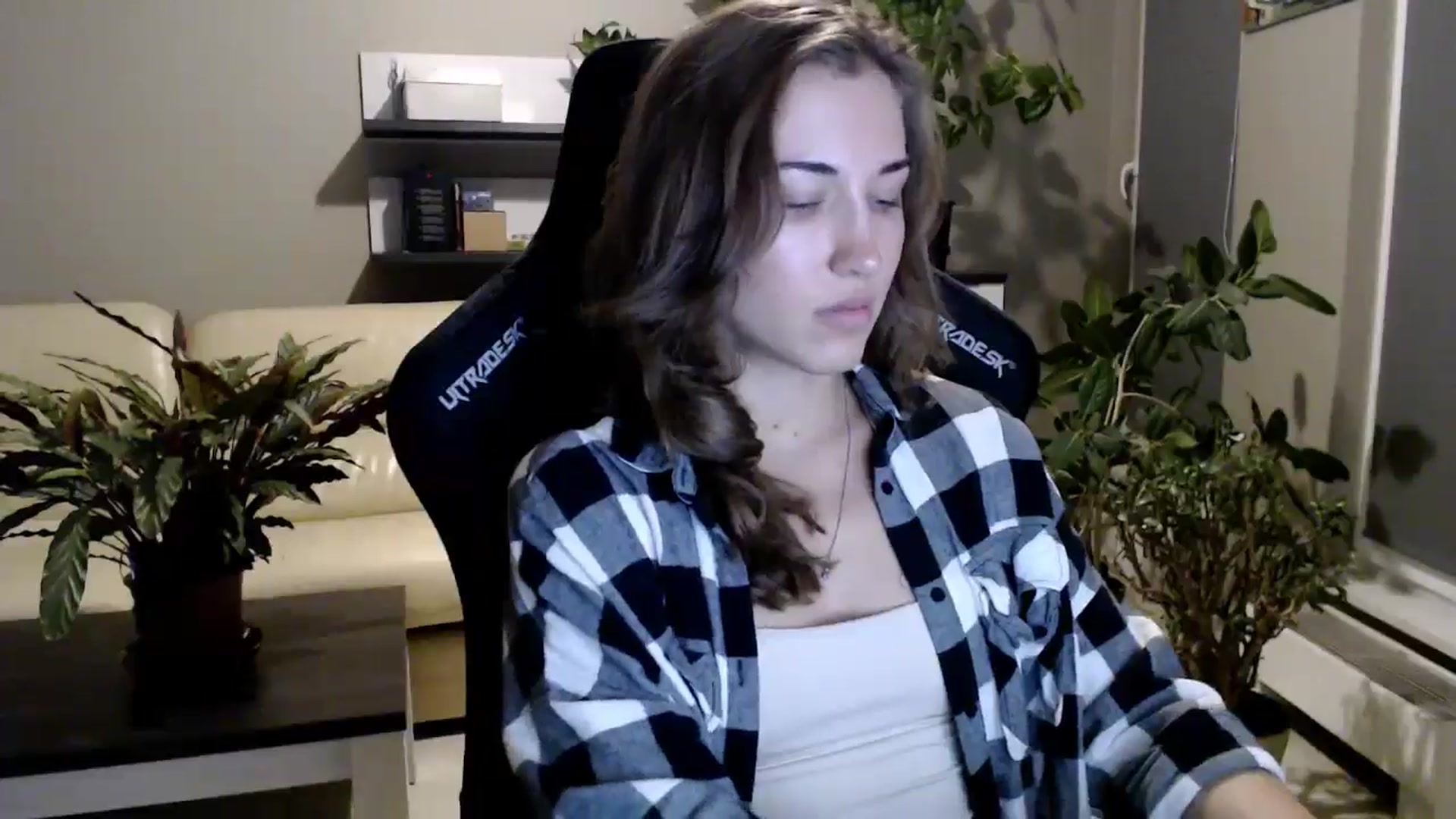 Gallery image thumbnail from GalaxyAnisia's myfreecams stream on, 09/28/2025, 20:34 image 9 of 20