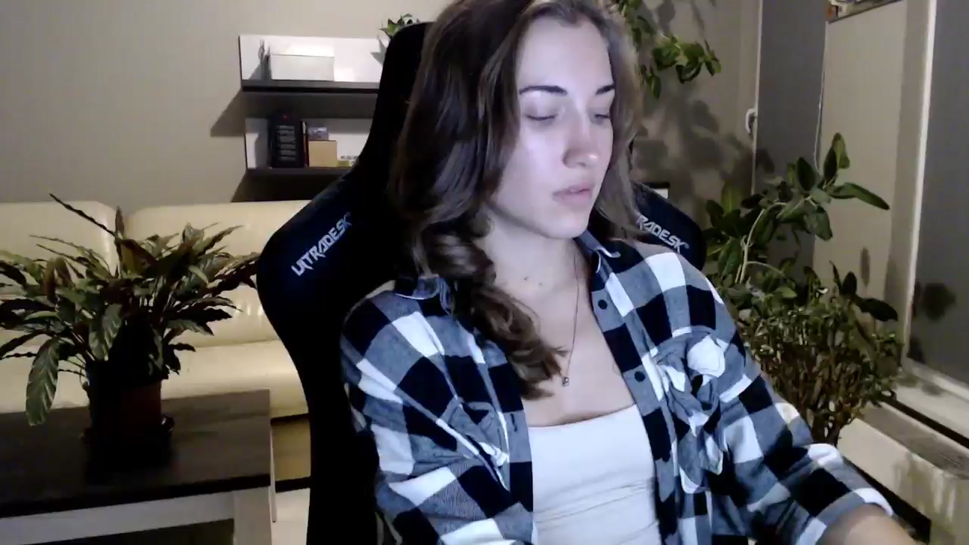 Gallery image thumbnail from GalaxyAnisia's myfreecams stream on, 09/28/2025, 20:34 image 6 of 20