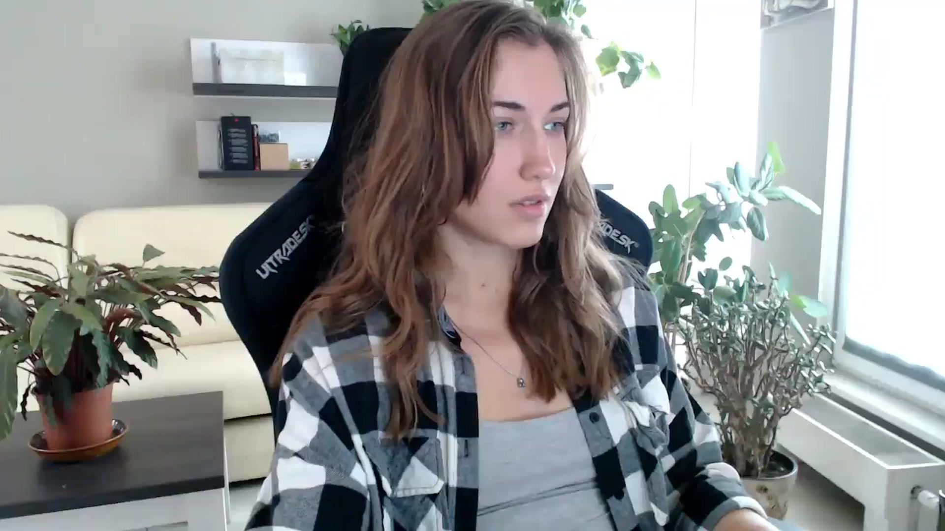 Gallery image thumbnail from GalaxyAnisia's myfreecams stream on, 09/29/2025, 13:03 image 11 of 20