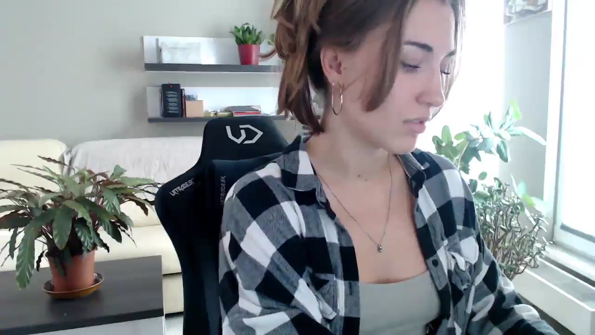 Gallery image thumbnail from GalaxyAnisia's myfreecams stream on, 10/01/2025, 11:53 image 2 of 20