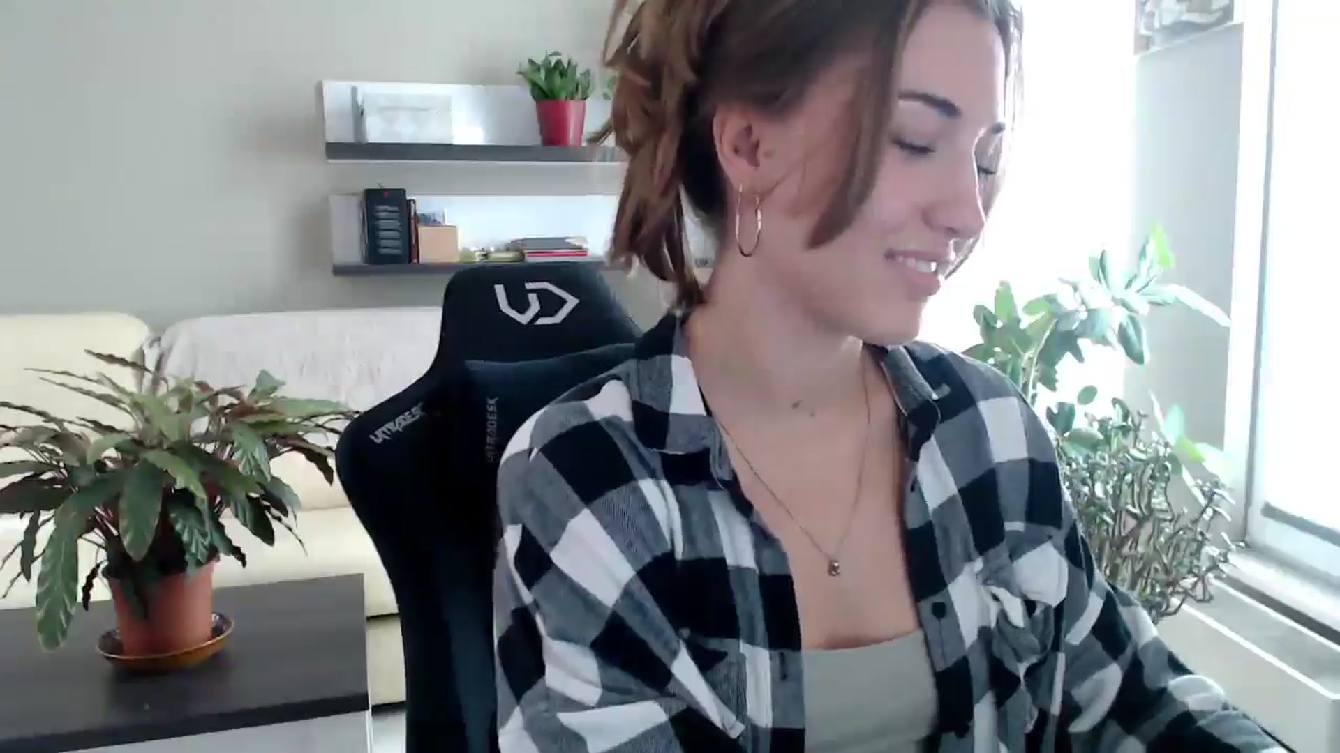Gallery image thumbnail from GalaxyAnisia's myfreecams stream on, 10/01/2025, 11:53 image 4 of 20