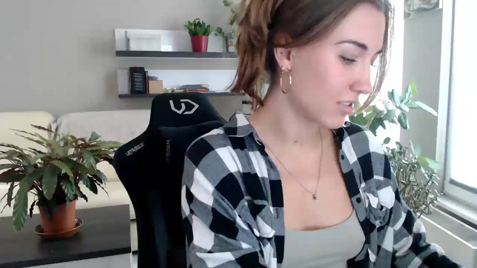 Gallery image thumbnail from GalaxyAnisia's myfreecams stream on, 10/01/2025, 11:53 image 12 of 20