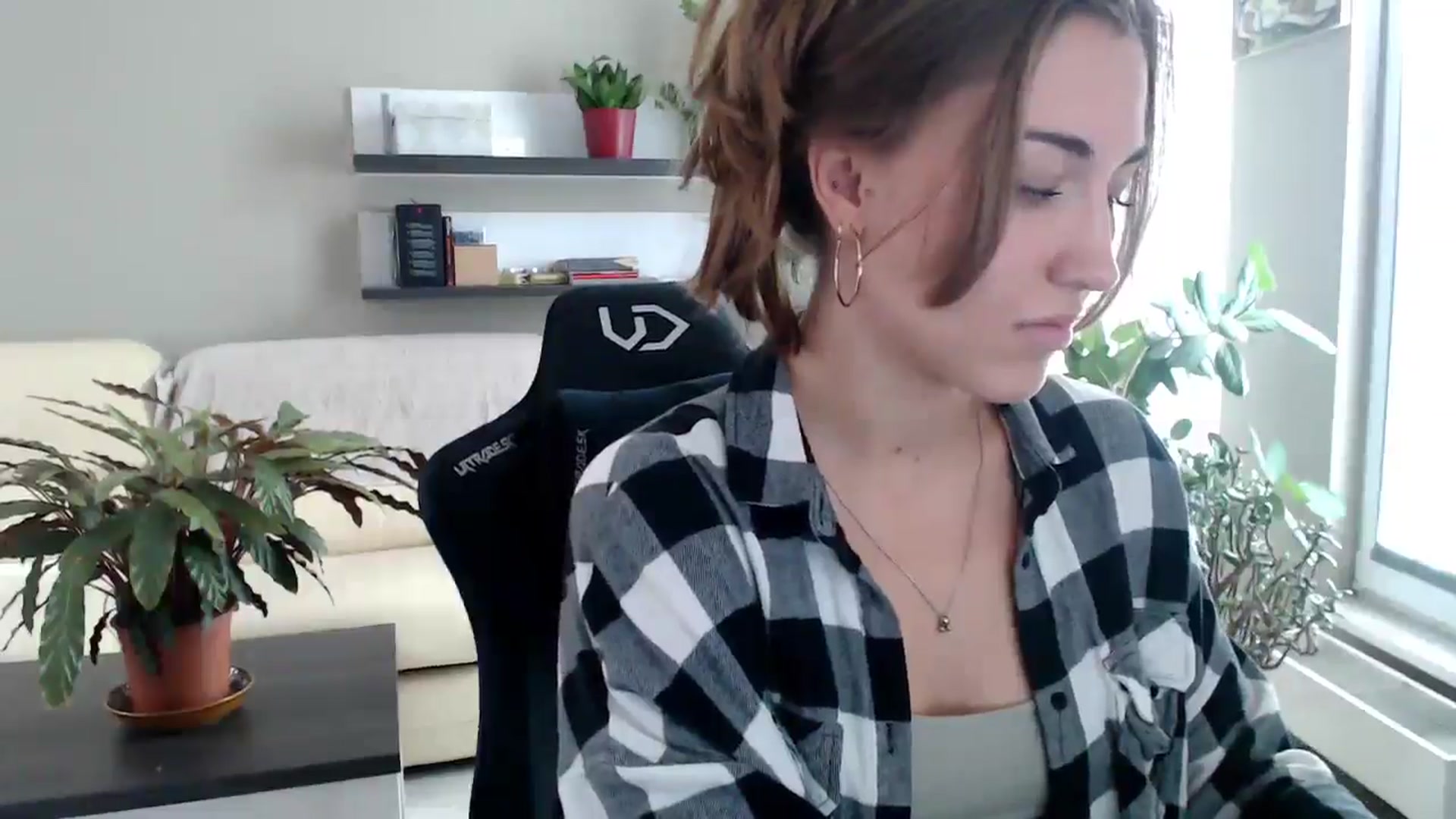 Gallery image thumbnail from GalaxyAnisia's myfreecams stream on, 10/01/2025, 11:53 image 9 of 20