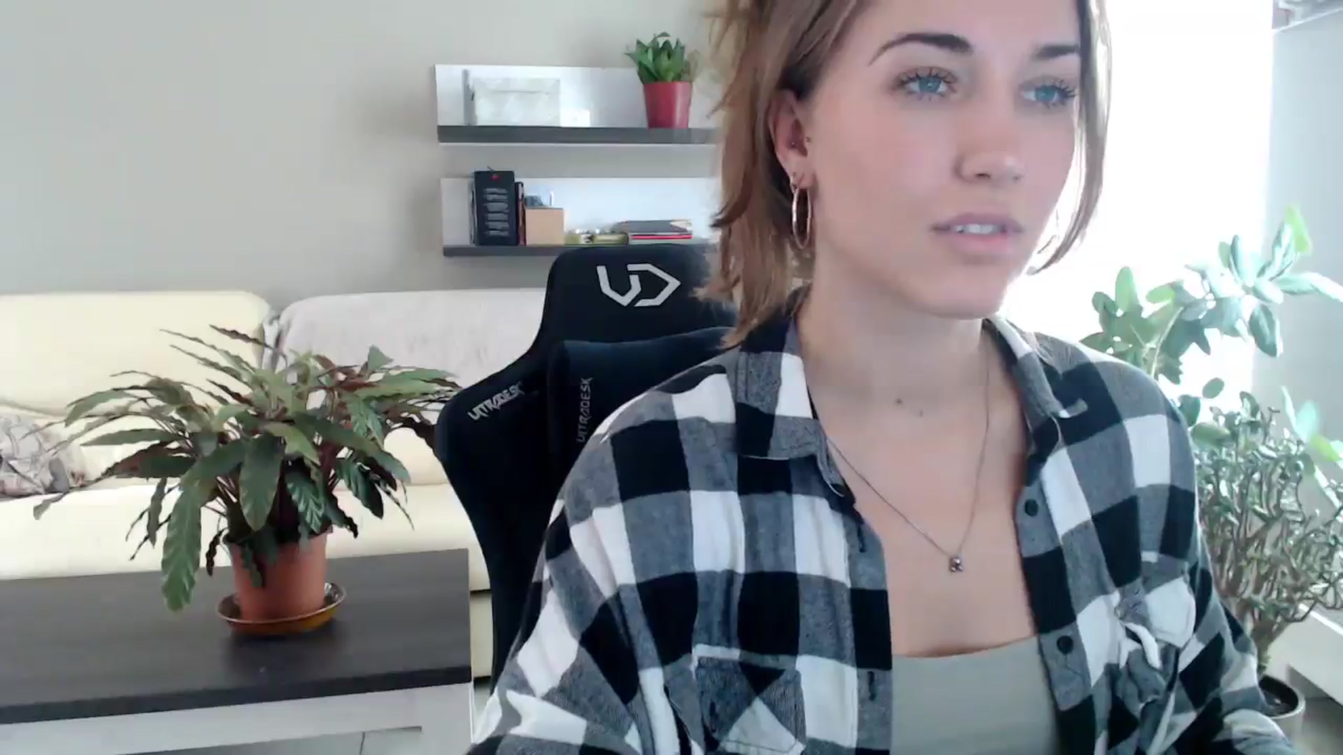 Gallery image thumbnail from GalaxyAnisia's myfreecams stream on, 10/01/2025, 13:04 image 4 of 20