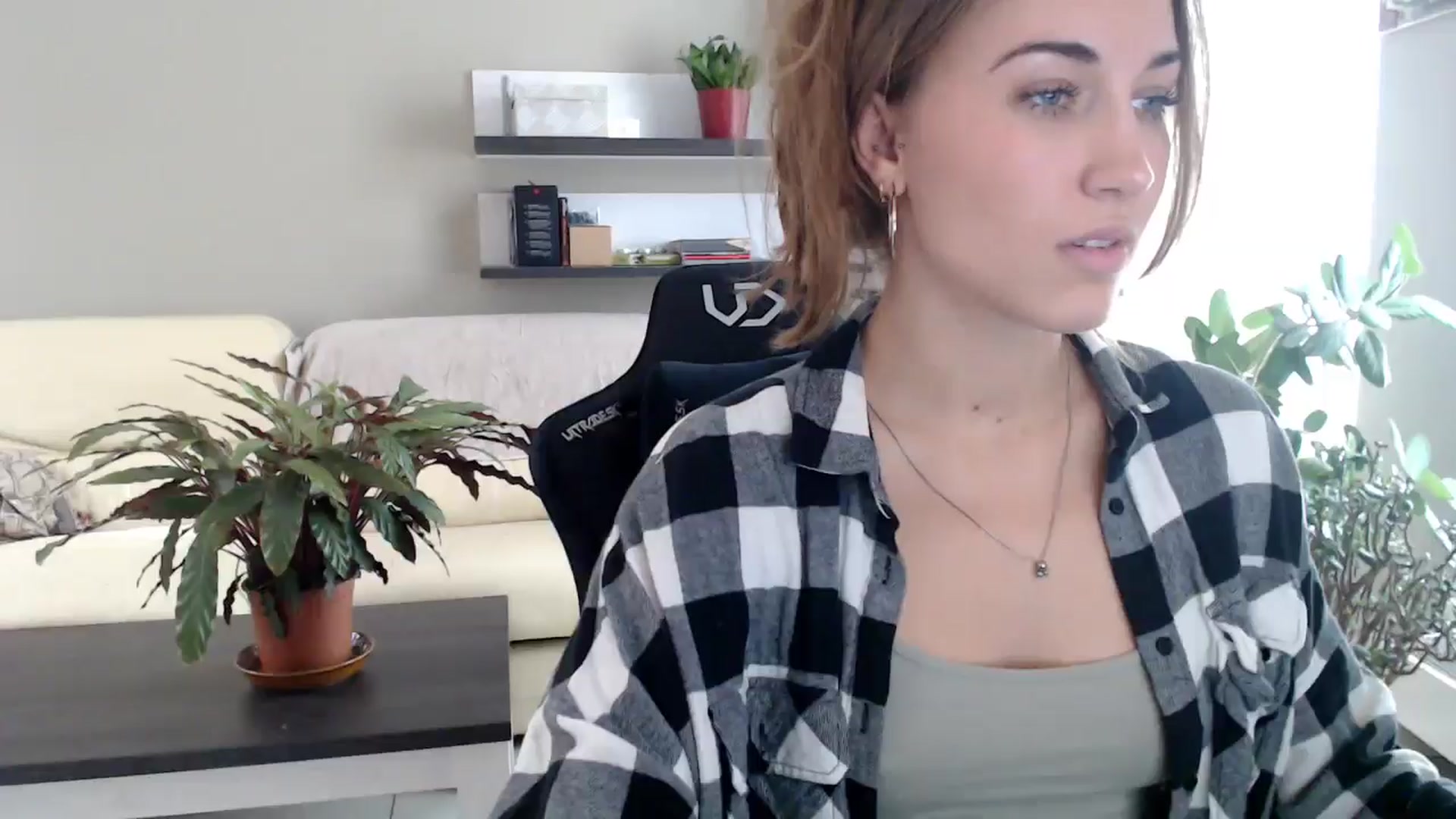 Gallery image thumbnail from GalaxyAnisia's myfreecams stream on, 10/01/2025, 13:04 image 1 of 20