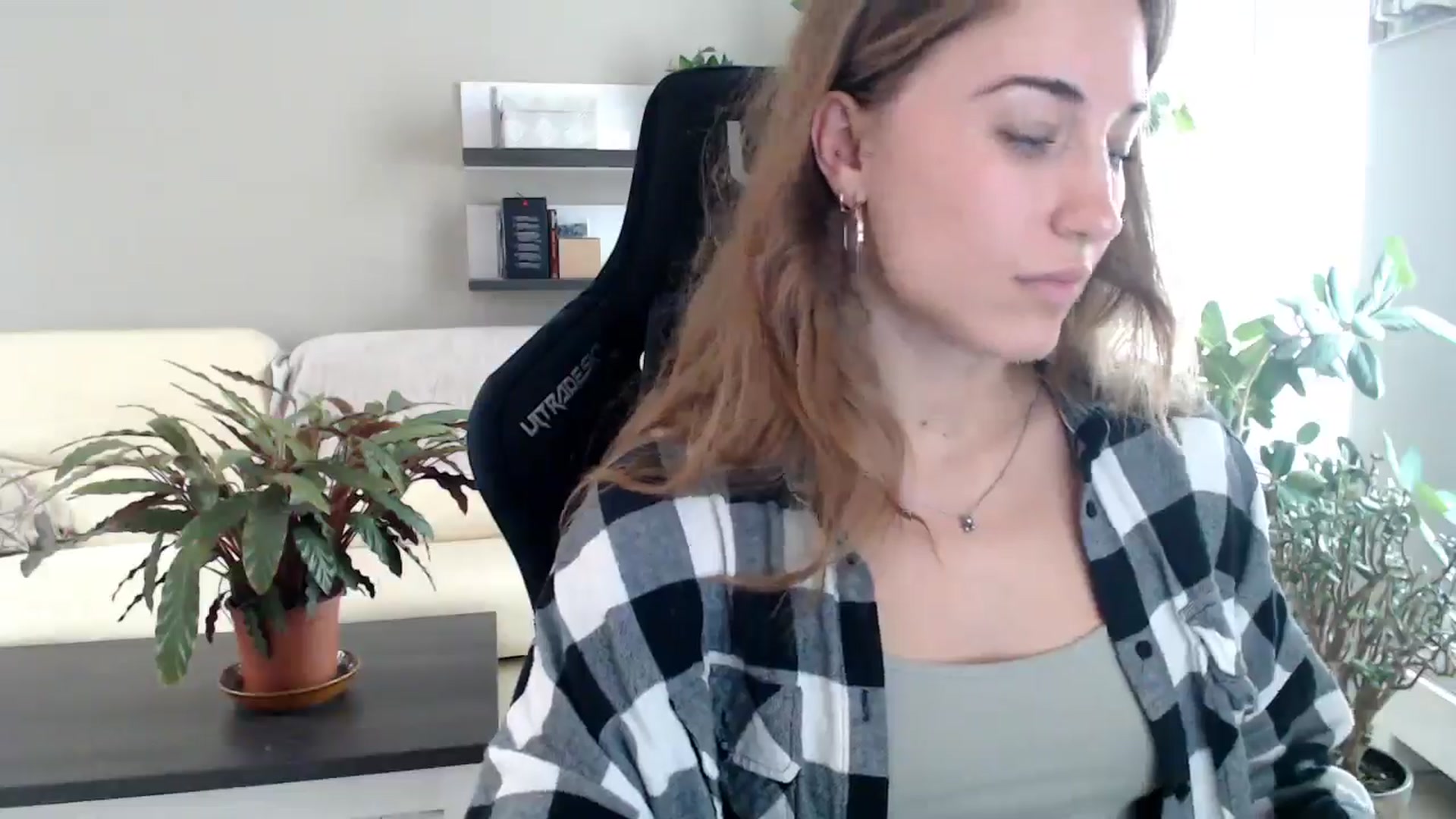 Gallery image thumbnail from GalaxyAnisia's myfreecams stream on, 10/01/2025, 13:04 image 18 of 20