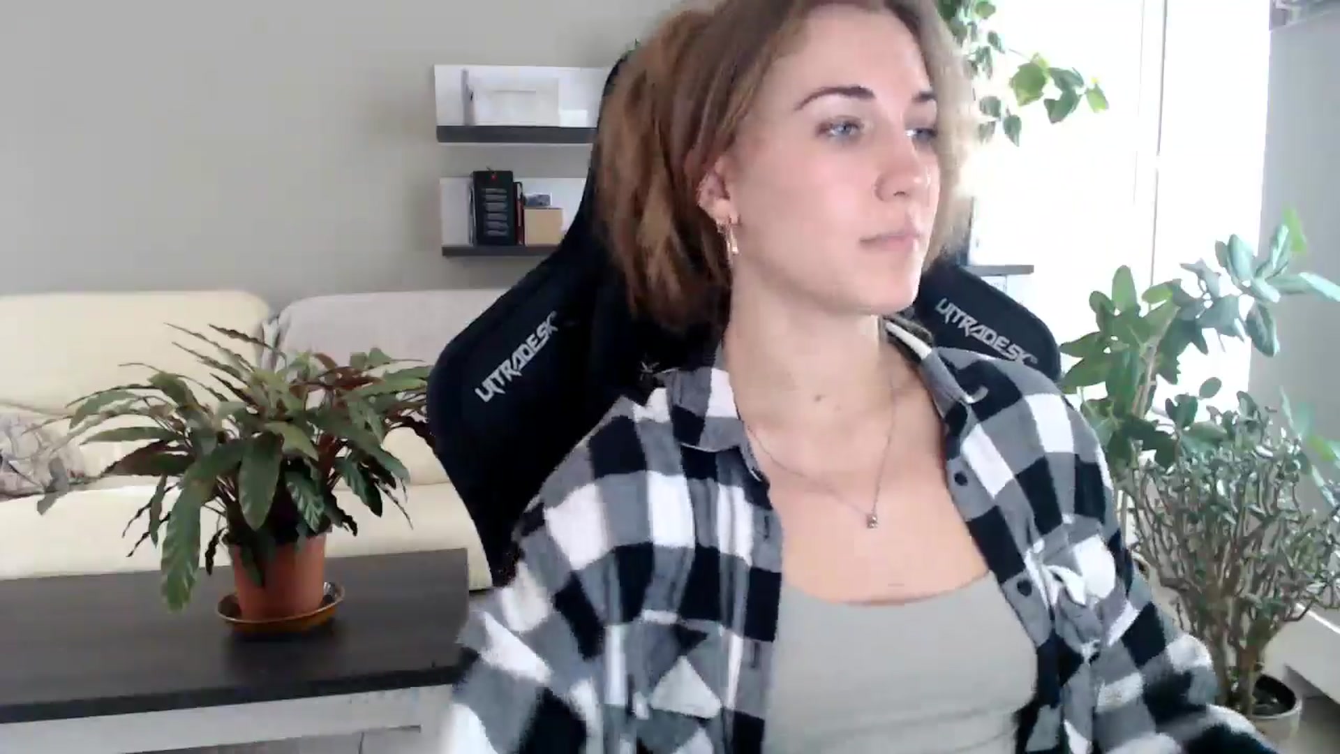 Gallery image thumbnail from GalaxyAnisia's myfreecams stream on, 10/01/2025, 13:04 image 13 of 20