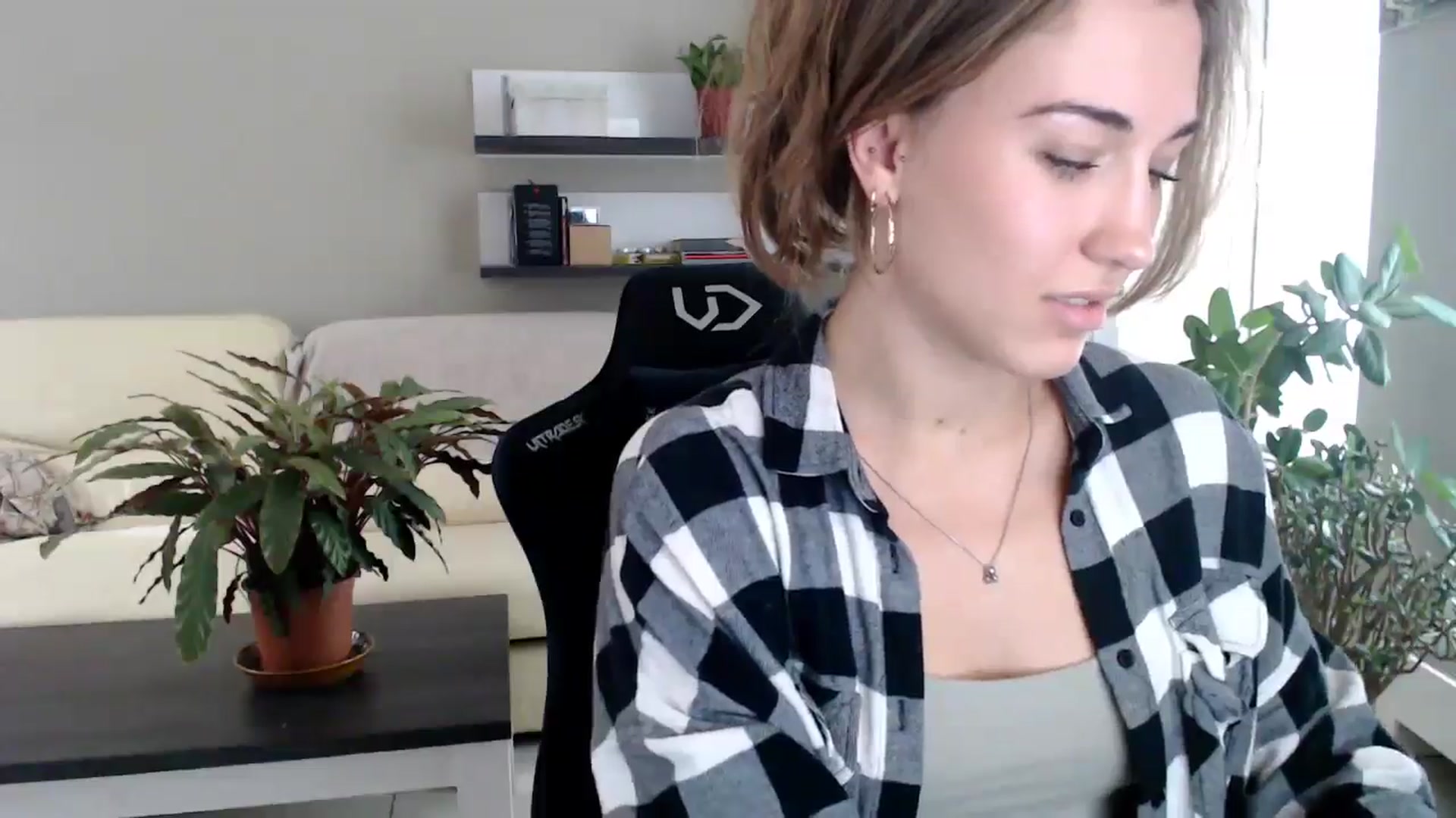 Gallery image thumbnail from GalaxyAnisia's myfreecams stream on, 10/01/2025, 13:04 image 12 of 20