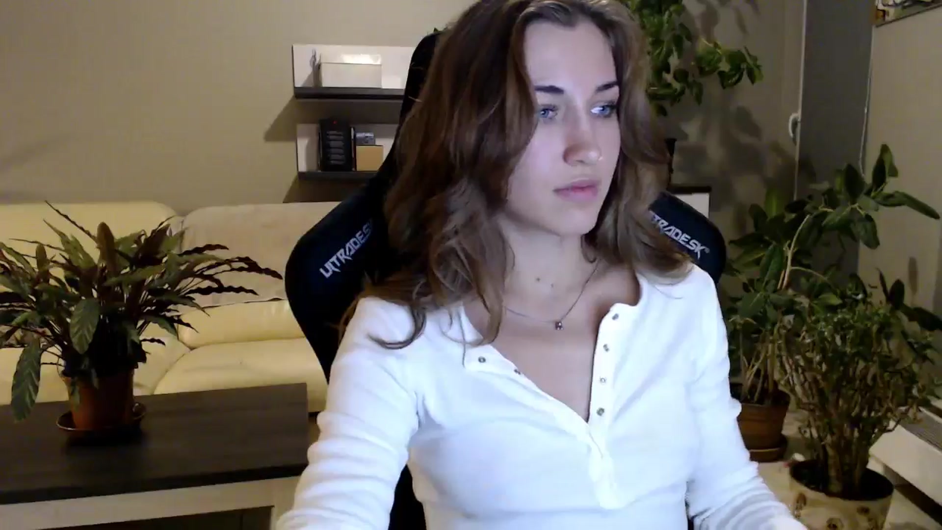 Gallery image thumbnail from GalaxyAnisia's myfreecams stream on, 10/01/2025, 19:41 image 17 of 20